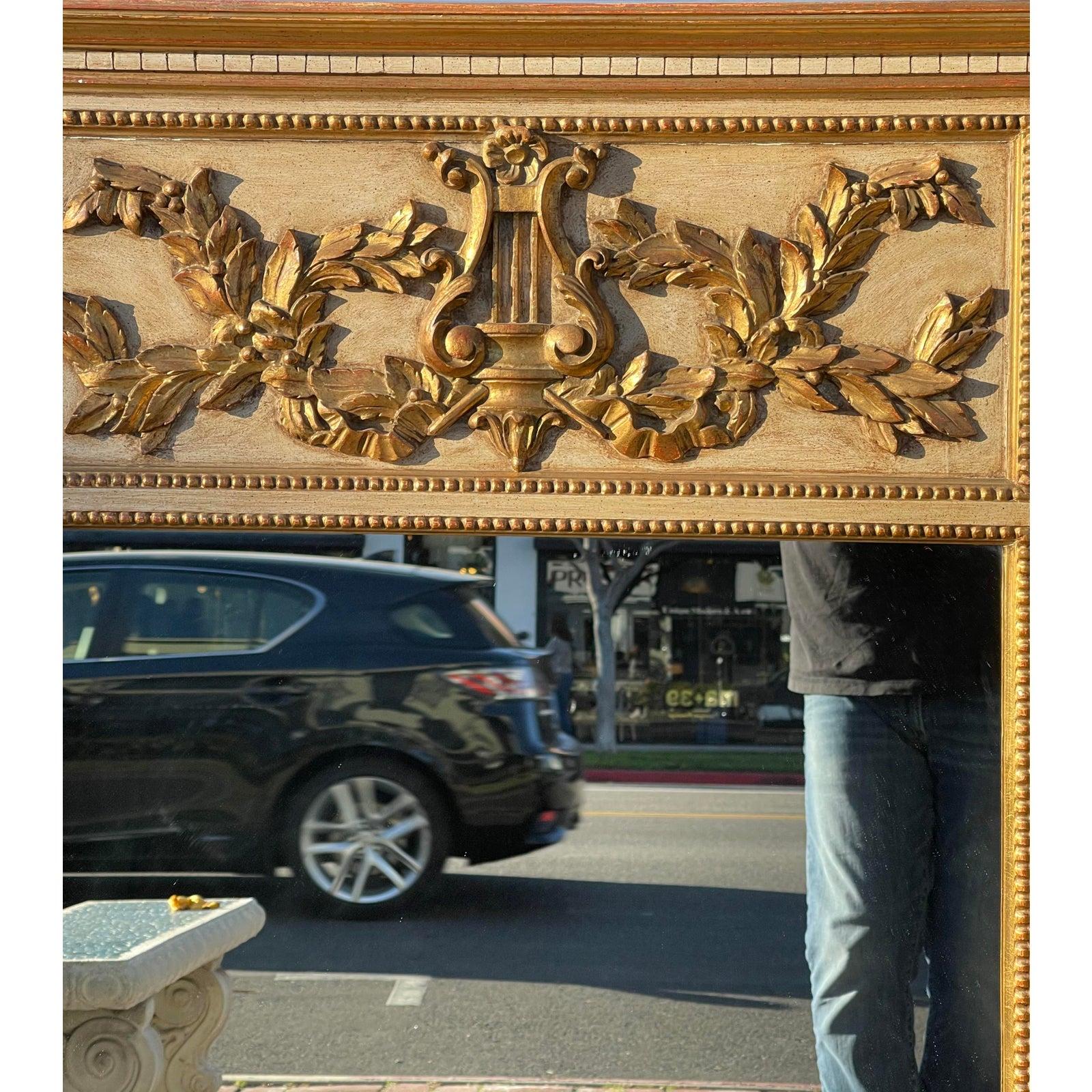 Italienischer Hollywood-Regency-Spiegel aus vergoldetem Holz, frühes 20. Jahrhundert (Hollywood Regency) im Angebot