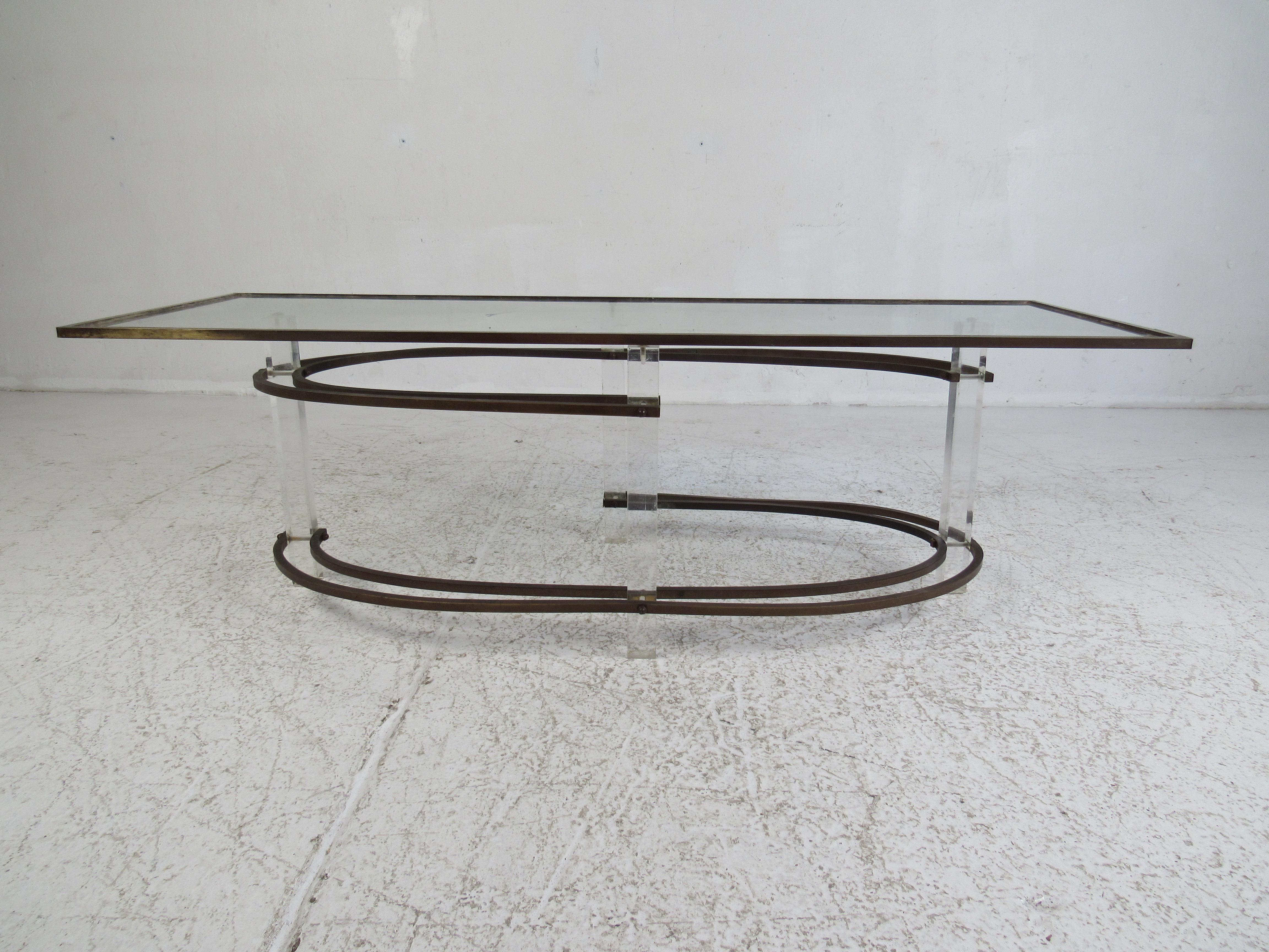 Mid-Century Modern Vintage Hollywood Regency Lucite and Brass Coffee Table For Sale