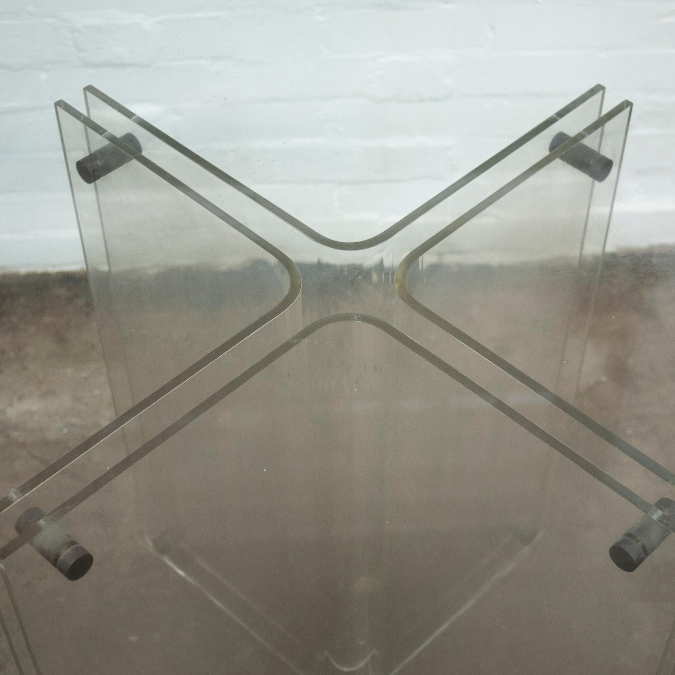 Runder Esstisch aus Lucite und Glas im Hollywood-Regency-Stil, 1980er Jahre im Angebot 2
