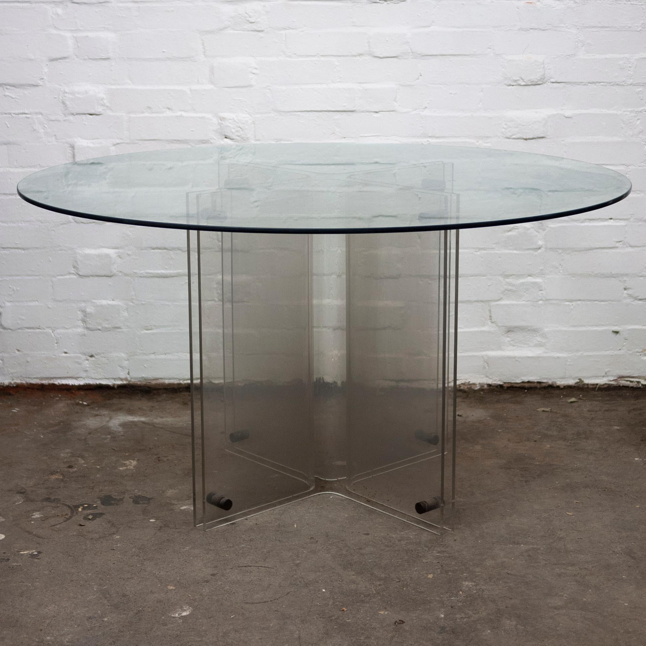 Vintage Hollywood Regency Lucite and Glass Round Dining Table, 1980s For Sale 4