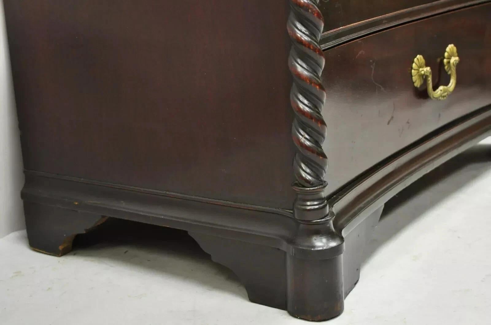 Vintage Hollywood Regency Acajou Porte en Cuir Grande Commode sur Commode en vente 5