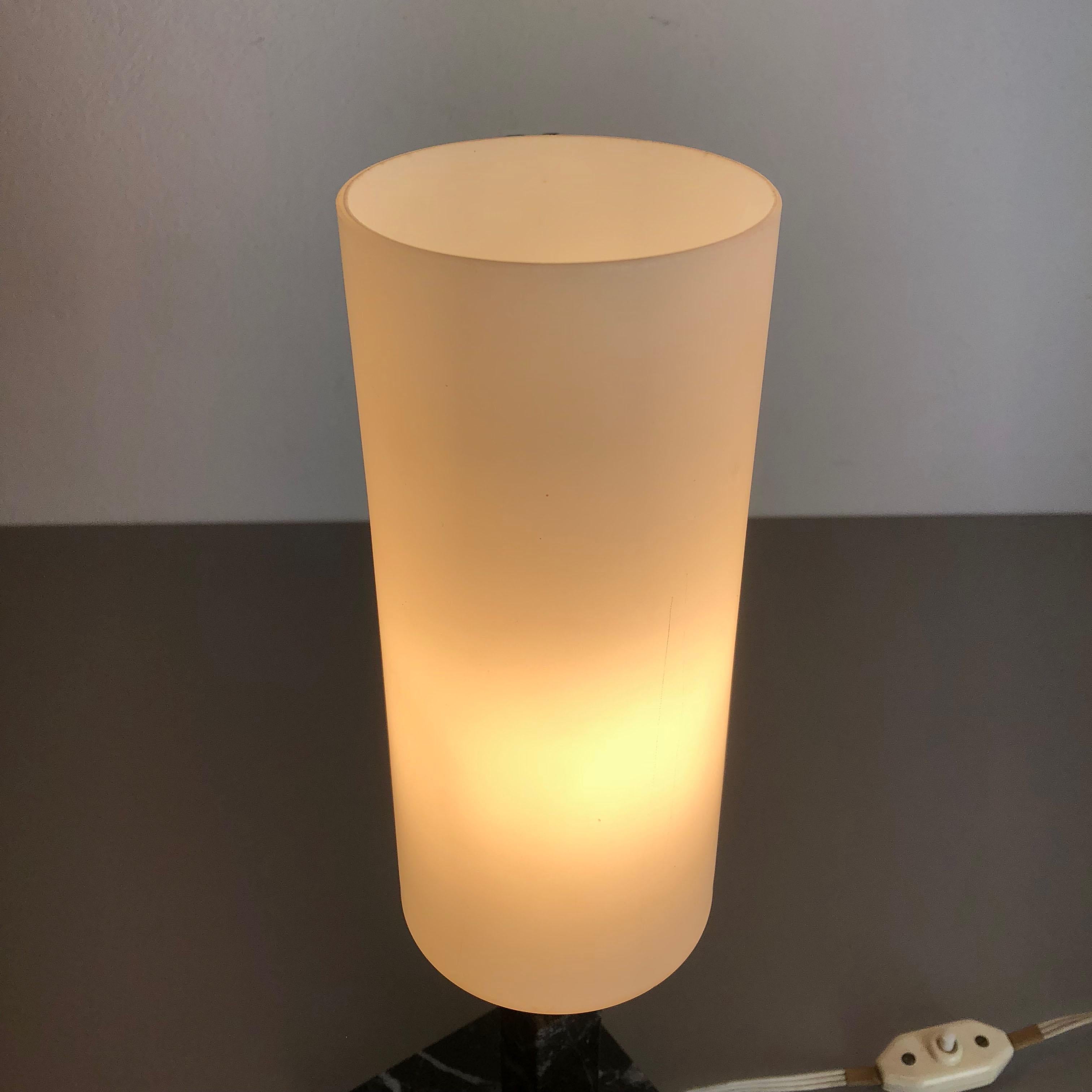 Vintage Hollywood Regency Marble Table Light with Opal Shade, Italy, 1950s For Sale 10