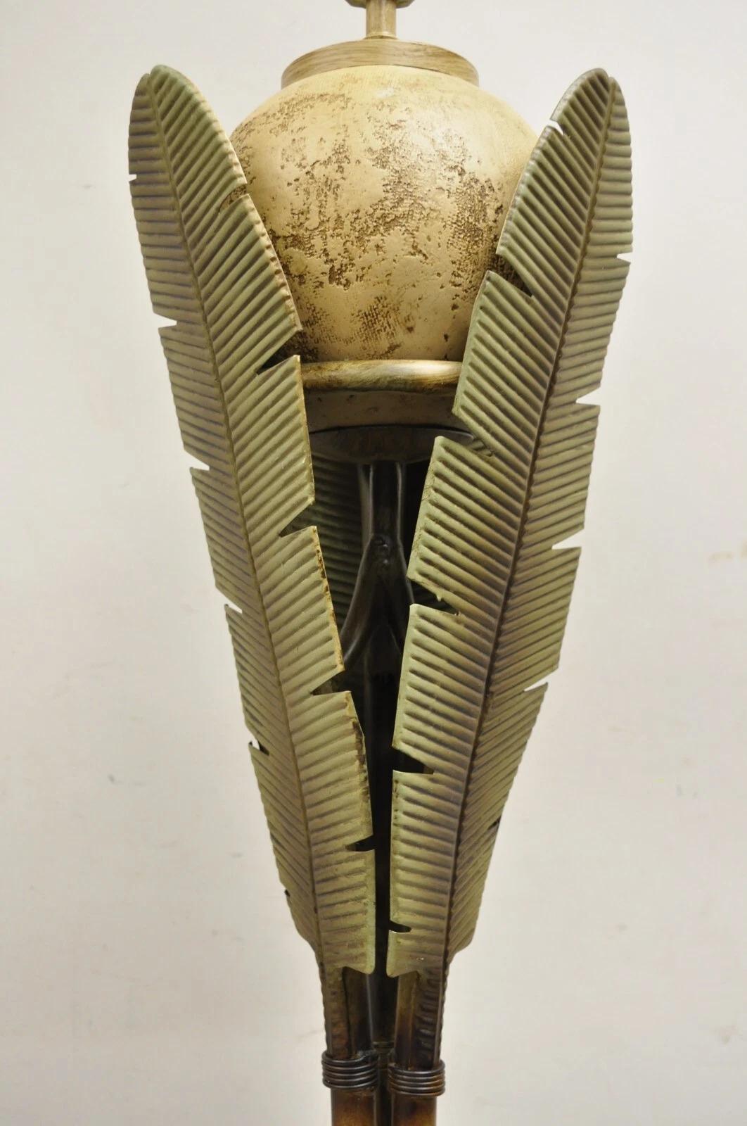 Lámpara de pie Vintage Hollywood Regency Metal Bambú Hoja de Palma Tropical Regencia de Hollywood en venta