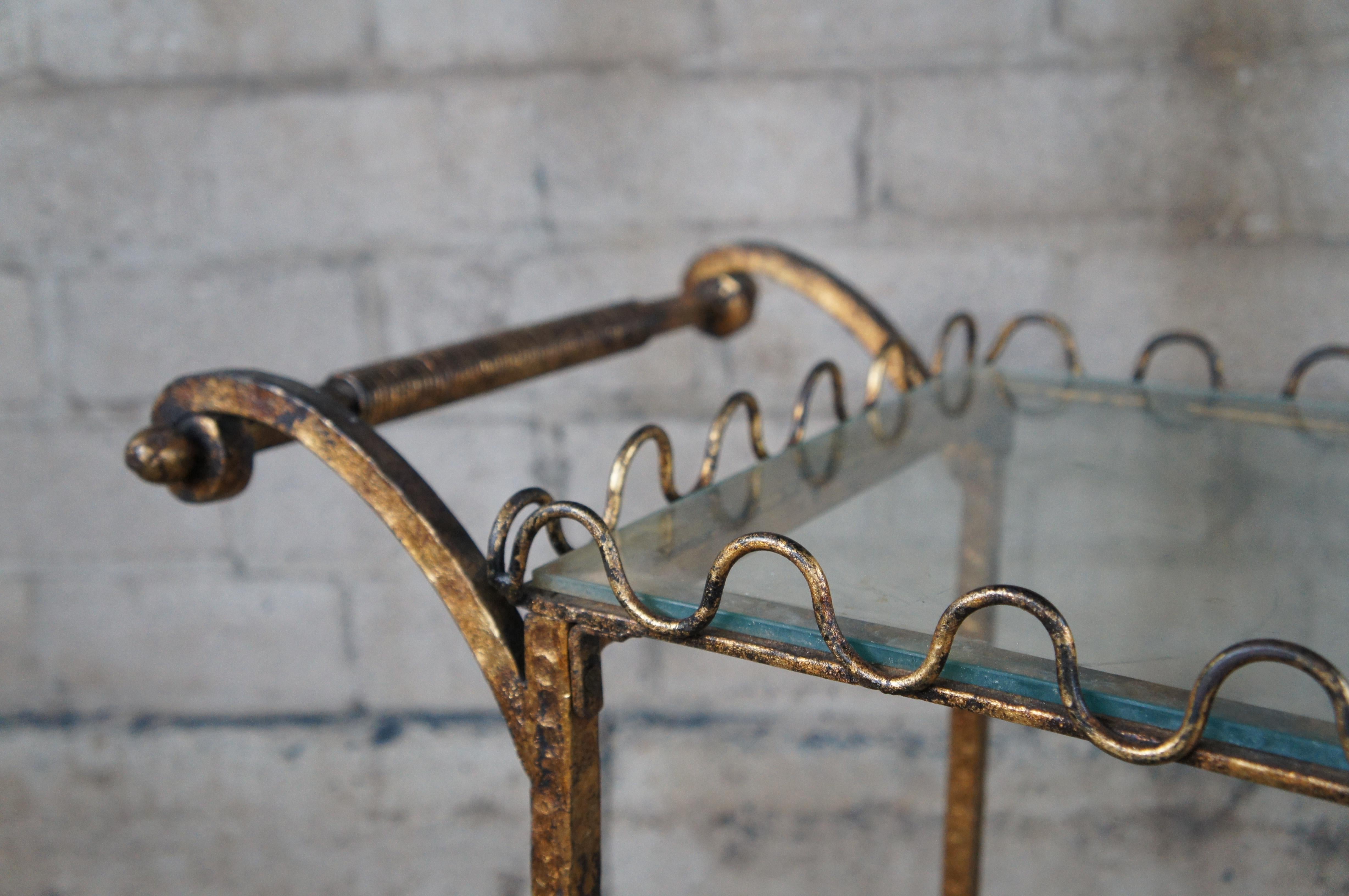 Vintage Hollywood Regency Neoclassical Gilt Rolling Iron Glass Bar Cart Trolley en venta 4