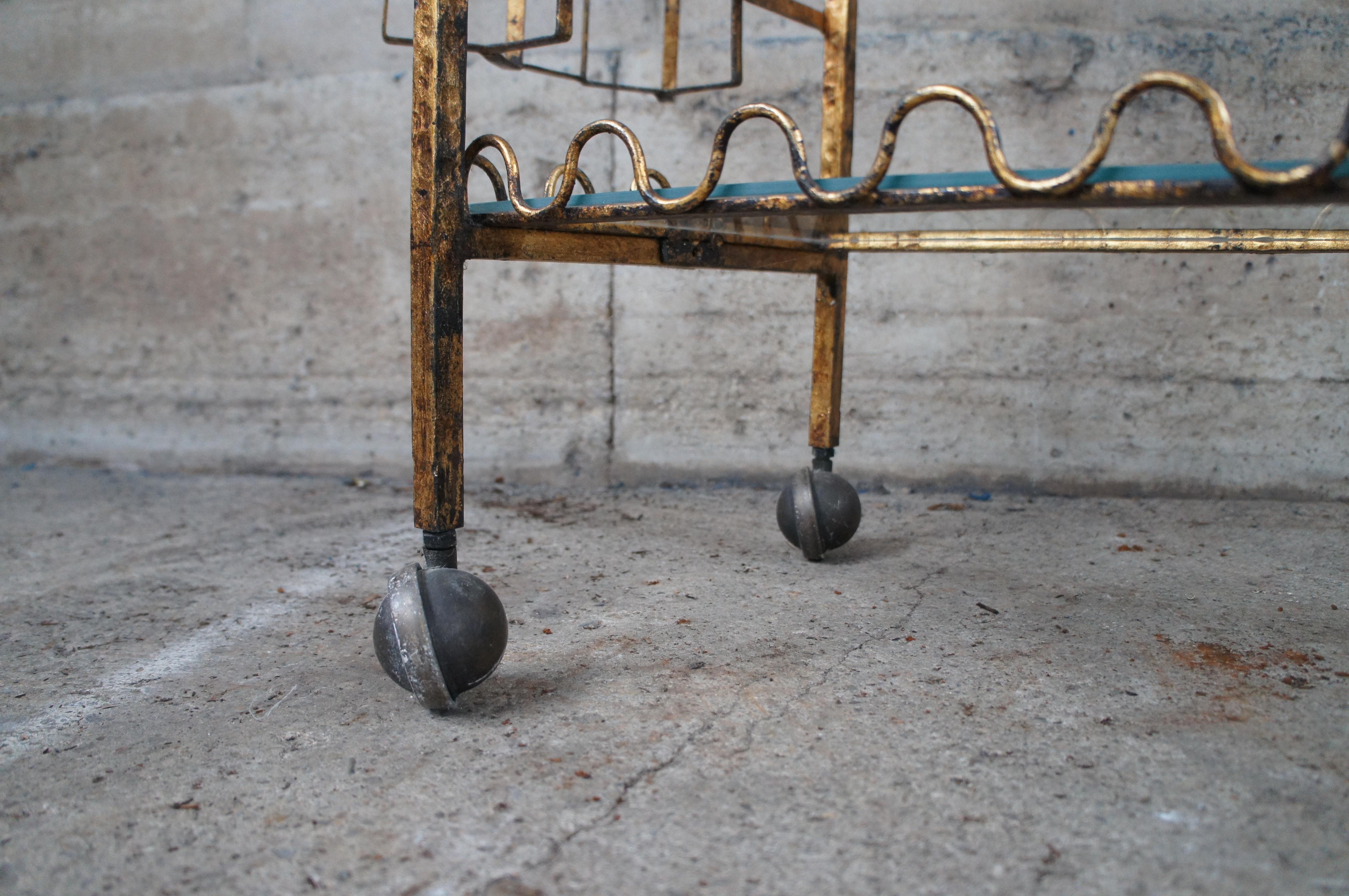 Vintage Hollywood Regency Neoclassical Gilt Rolling Iron Glass Bar Cart Trolley en venta 5