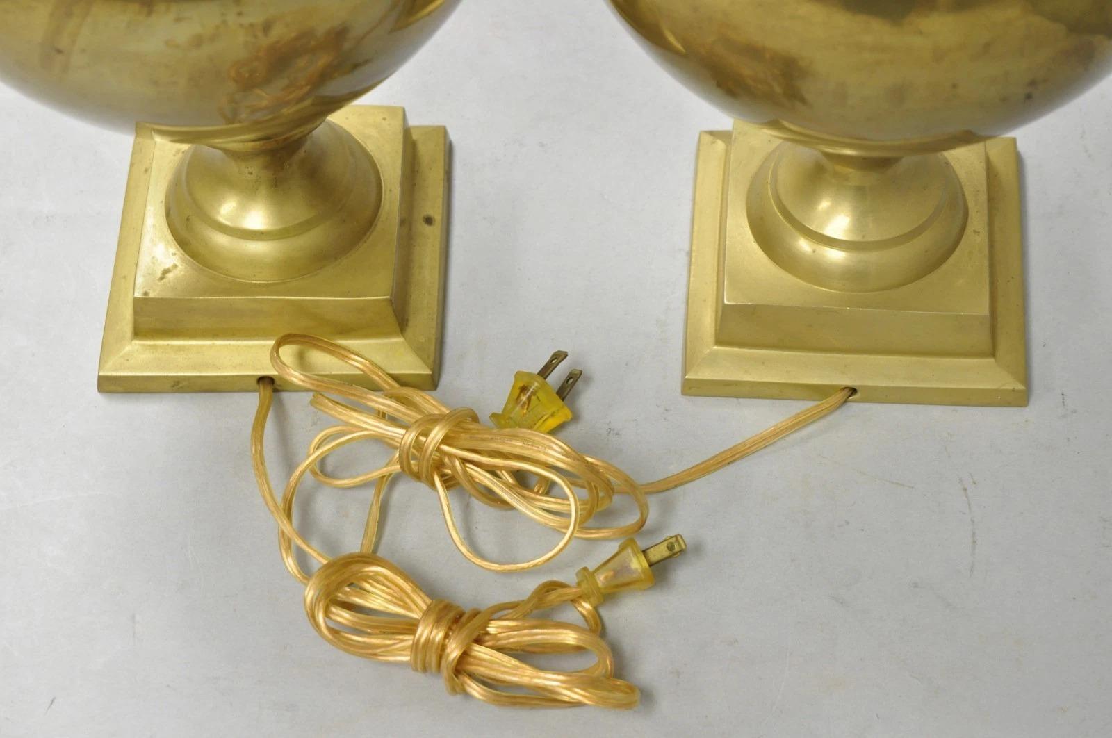 Vintage Hollywood Regency Patinated Brass Jardiniere Urn Table Lamps - a Pair For Sale 6