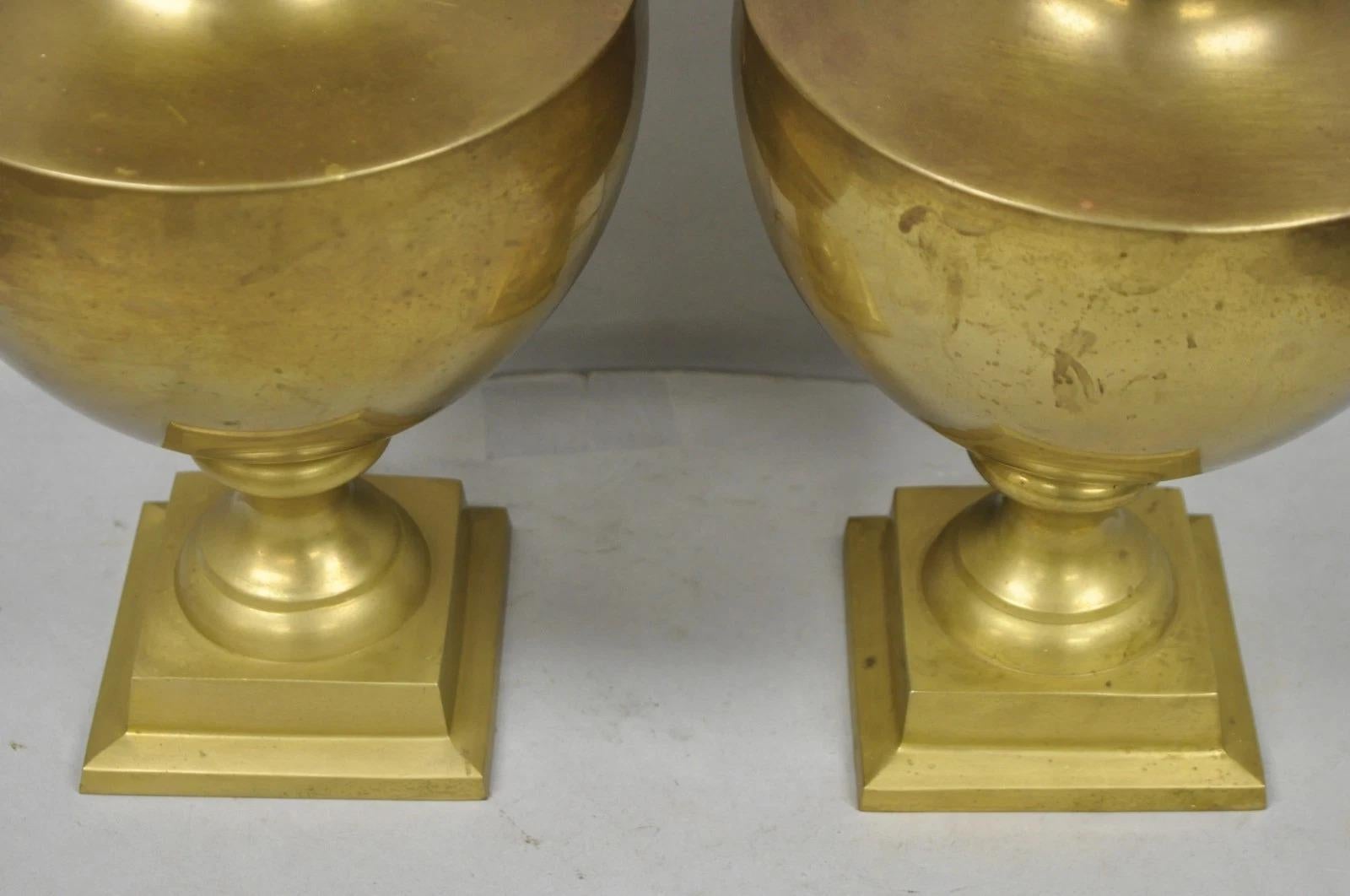 Vintage Hollywood Regency Patinated Brass Jardiniere Urn Table Lamps - a Pair For Sale 7