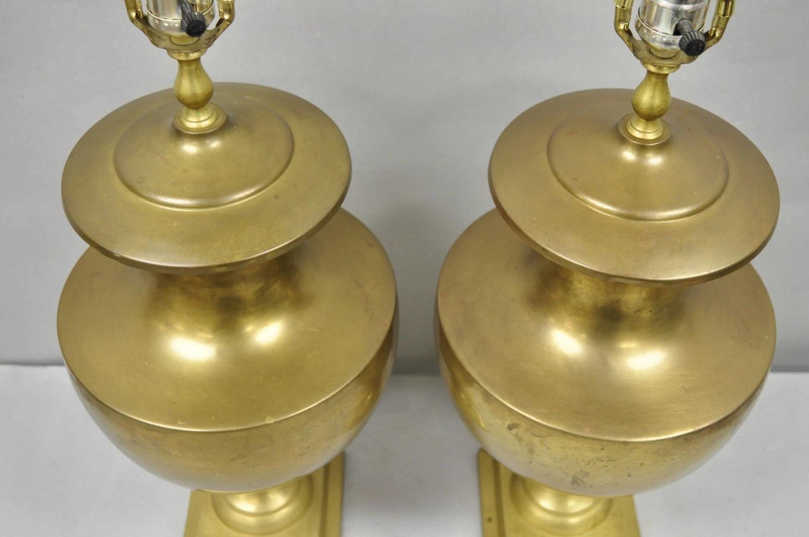 Vintage Hollywood Regency Patinated Brass Jardiniere Urn Table Lamps - a Pair For Sale 2