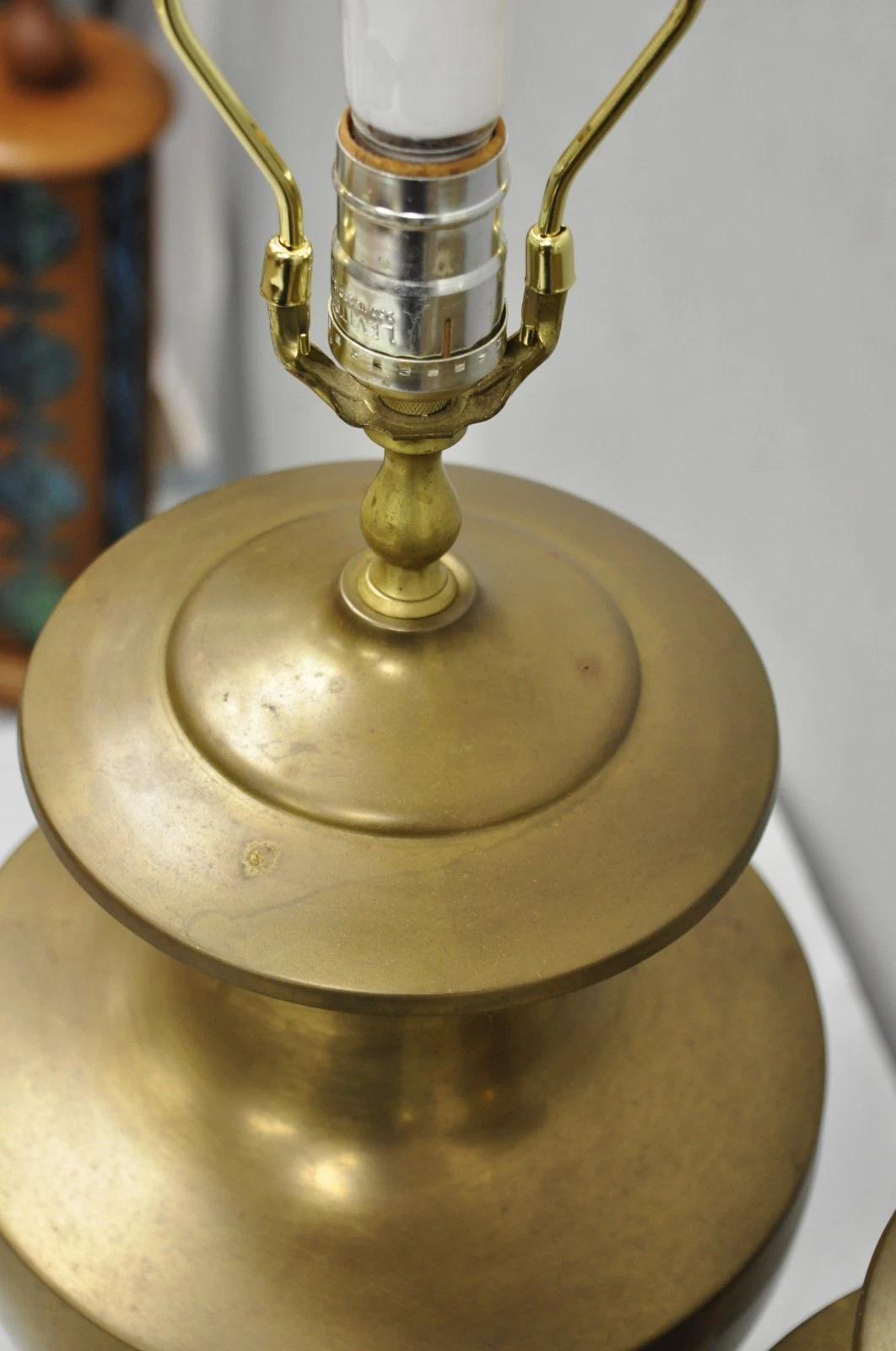 Vintage Hollywood Regency Patinated Brass Jardiniere Urn Table Lamps - a Pair For Sale 3