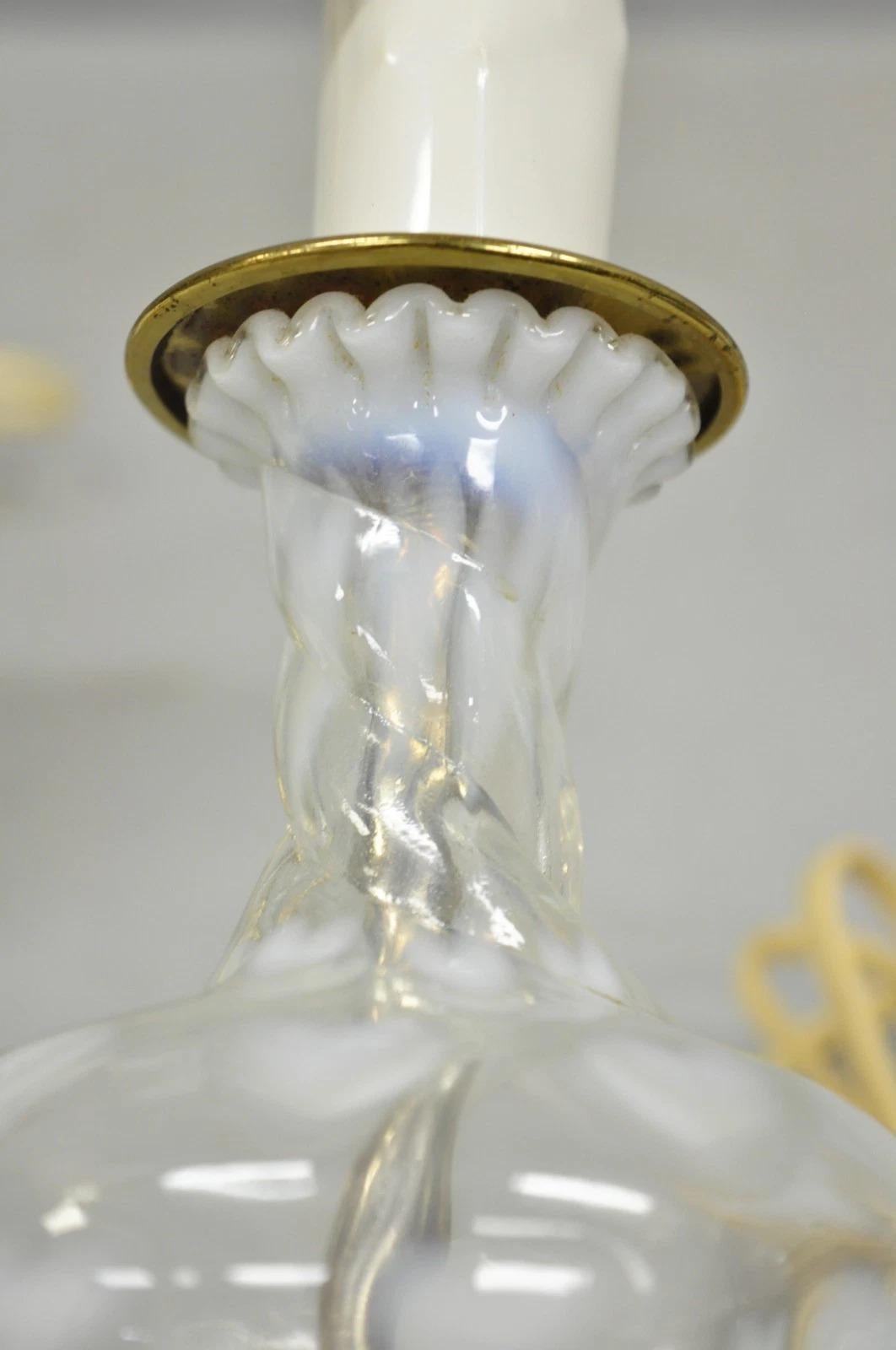 Vintage Hollywood Regency Petite lampe de table Boudoir en verre soufflé avec cœurs, paire Bon état - En vente à Philadelphia, PA
