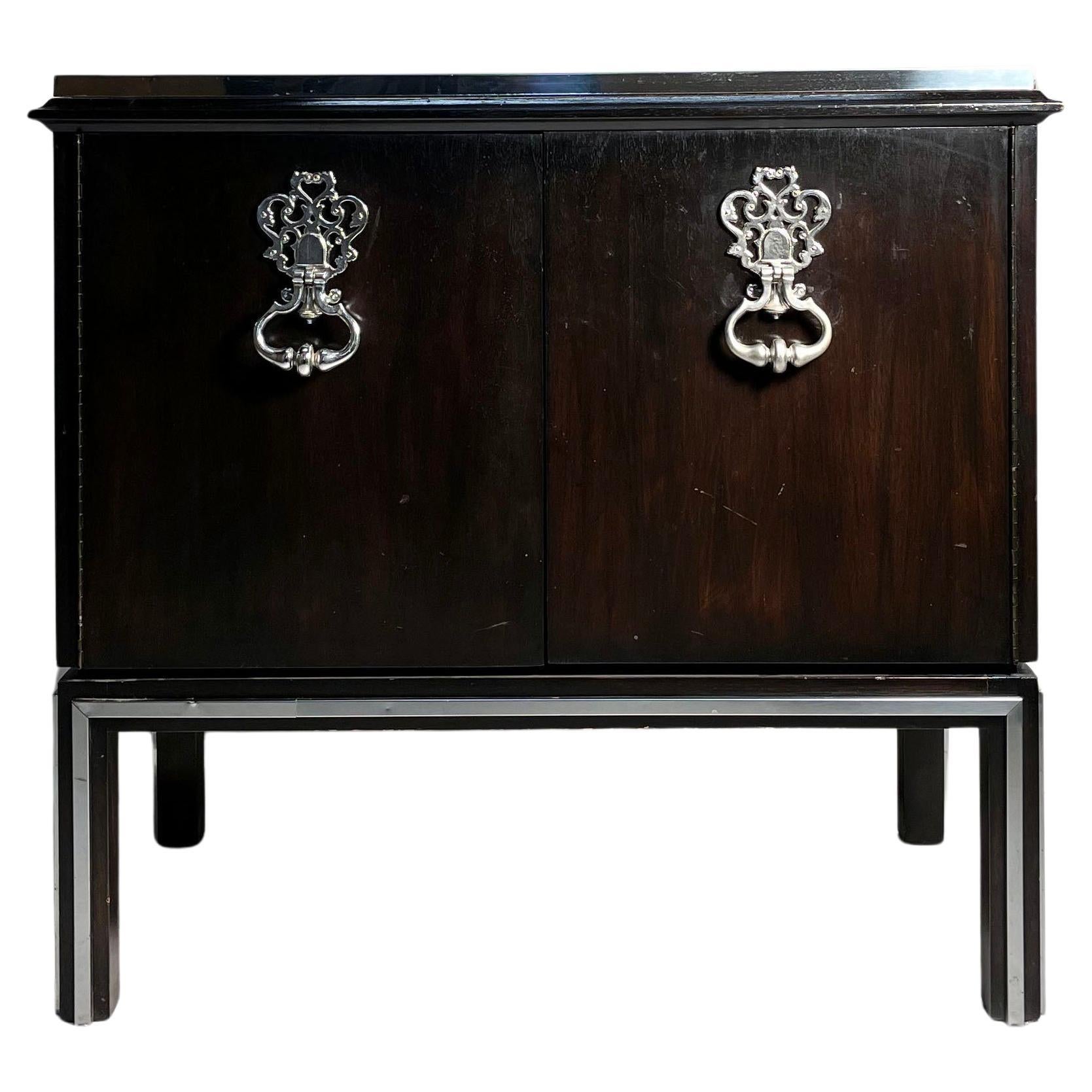 Vintage Hollywood Regency Petite Cabinet / Bar Attributed to Mastercraft For Sale