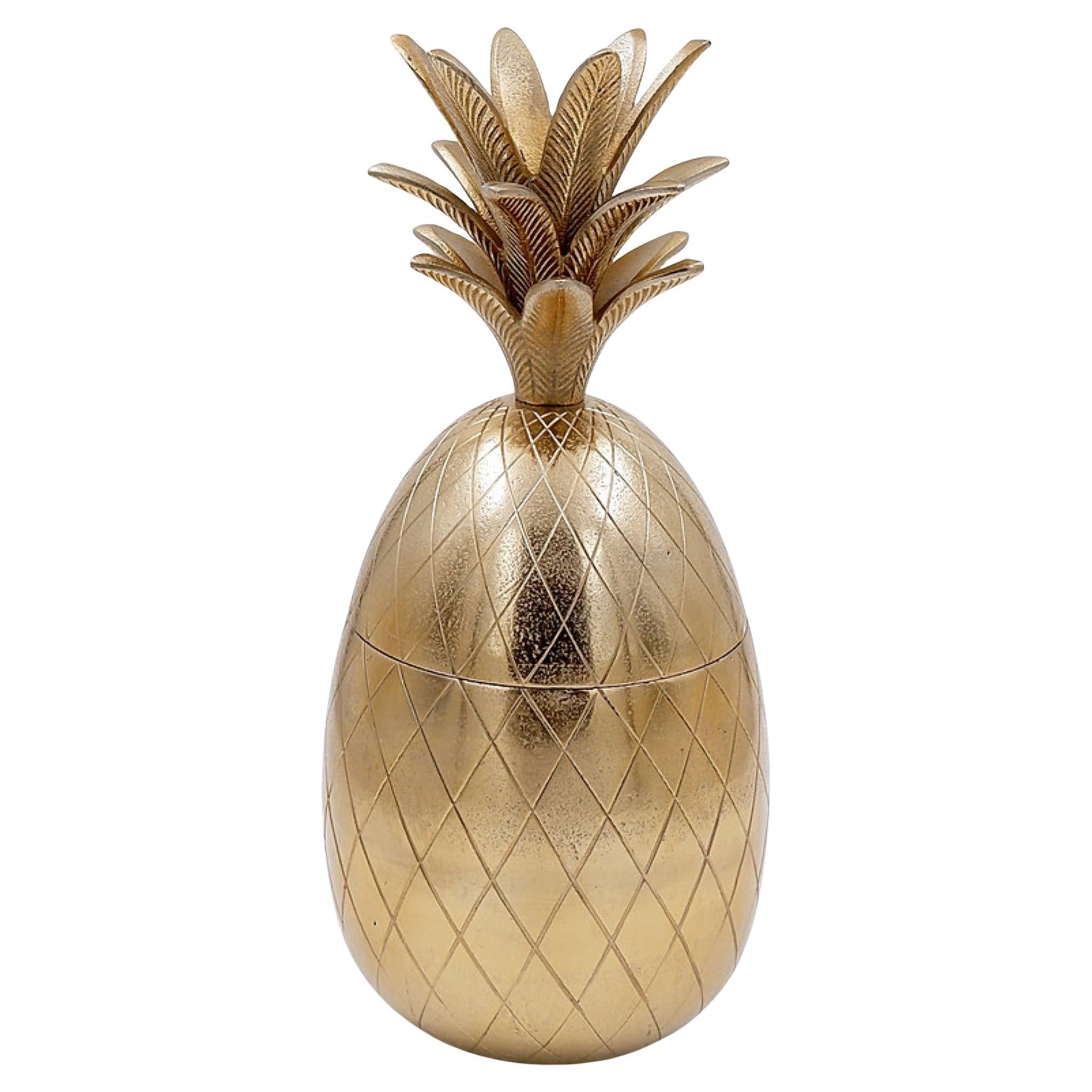 Vintage hollywood regency pineapple ice bucket from the 1970s.