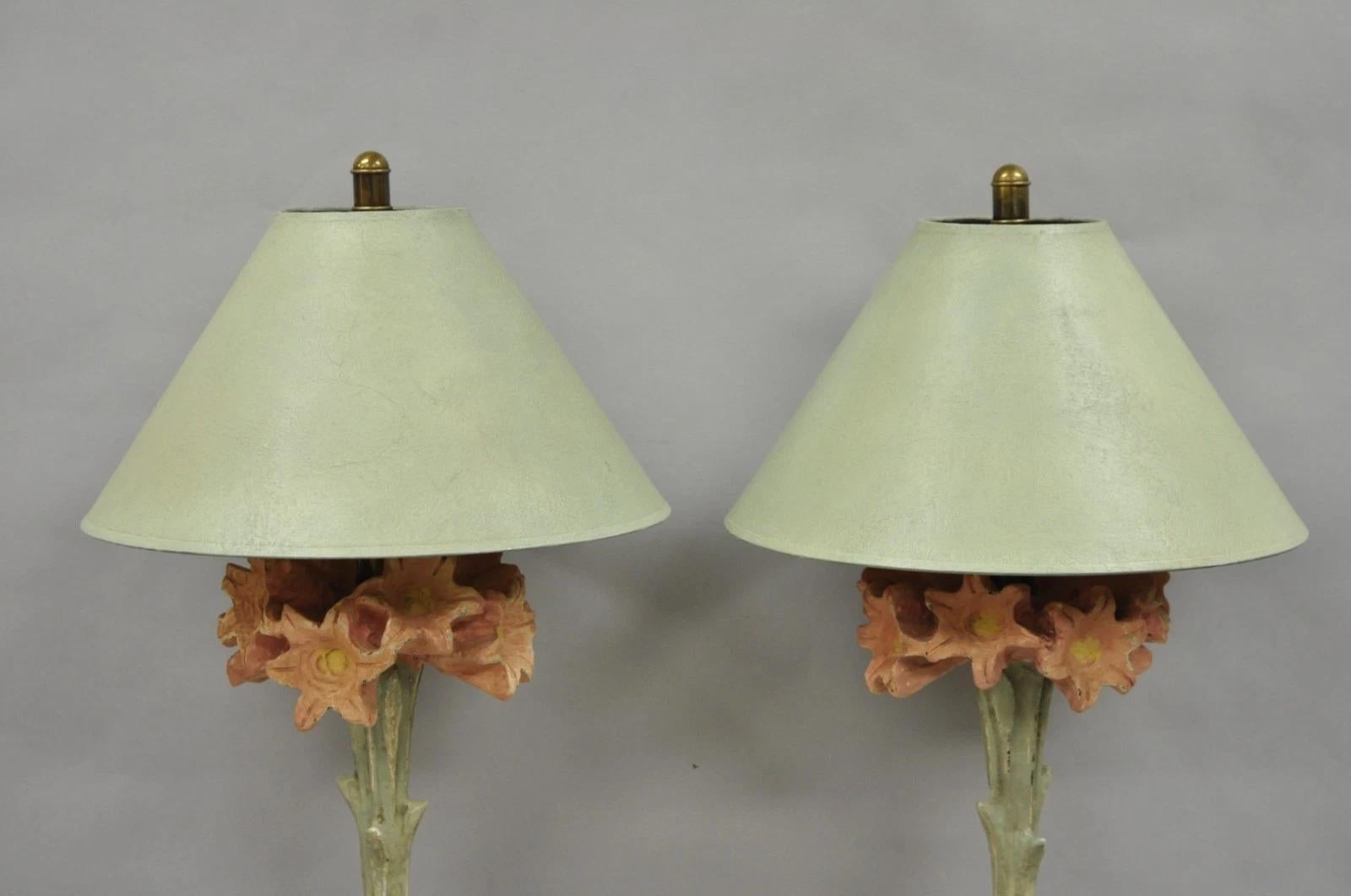 Lampada da tavolo alta vintage Hollywood Regency rosa con bouquet di fiori di giglio di Hart Pair in vendita 7