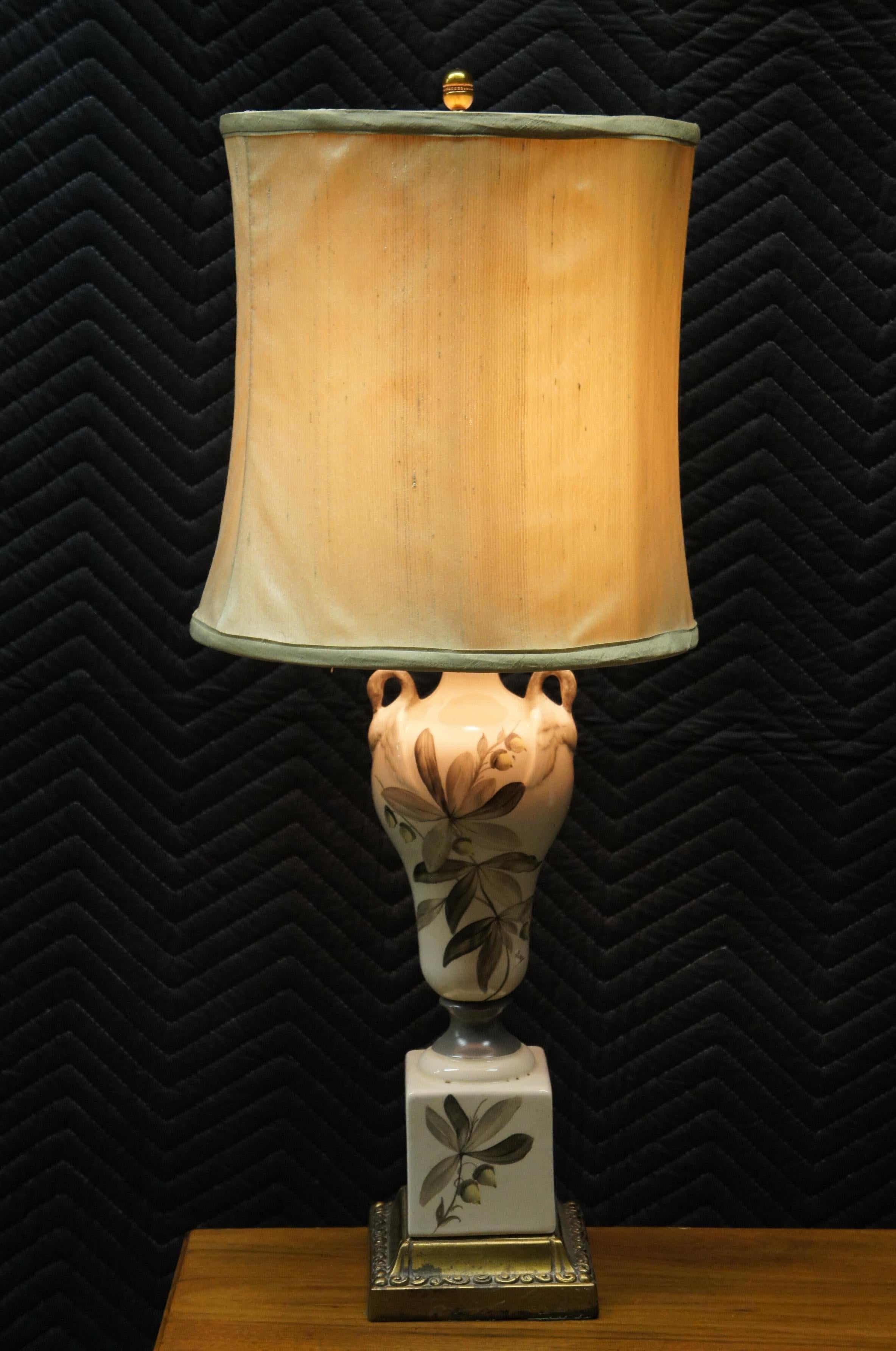 Vintage Hollywood Regency Porcelain Hand Painted Figural Swan Trophy Lamp Light  For Sale 6