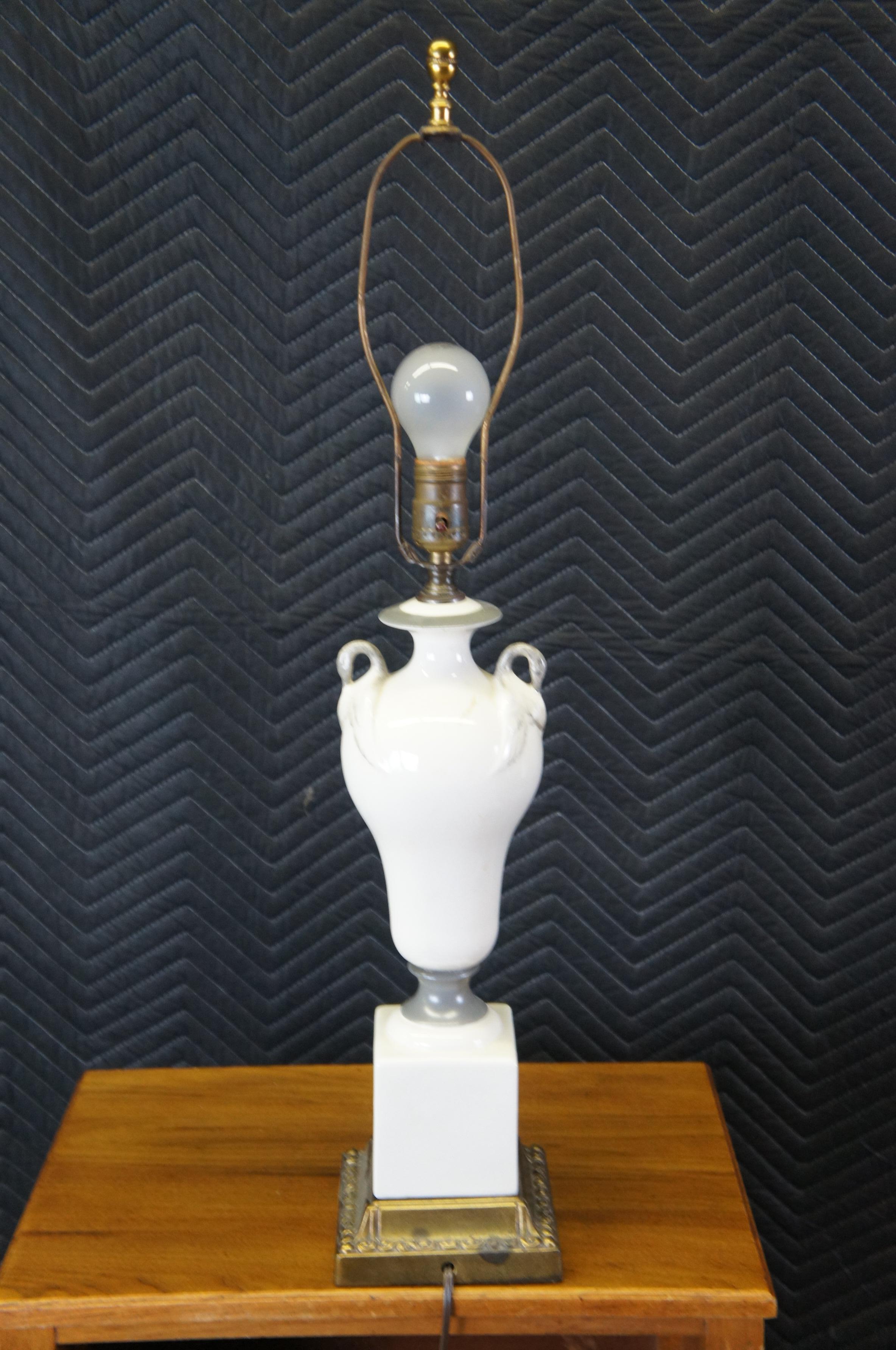 Vintage Hollywood Regency Porcelain Hand Painted Figural Swan Trophy Lamp Light  For Sale 1
