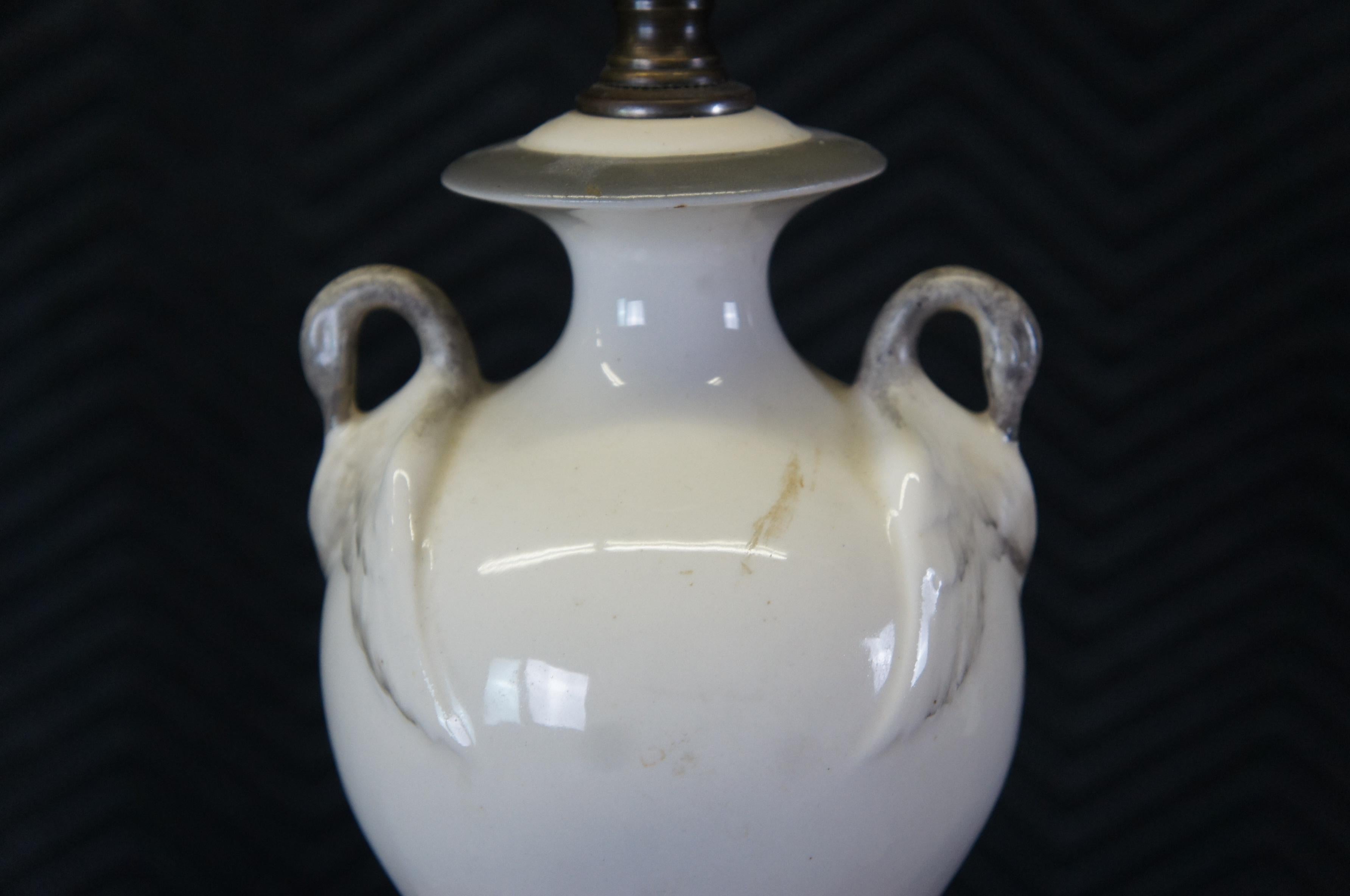 Vintage Hollywood Regency Porcelain Hand Painted Figural Swan Trophy Lamp Light  For Sale 2