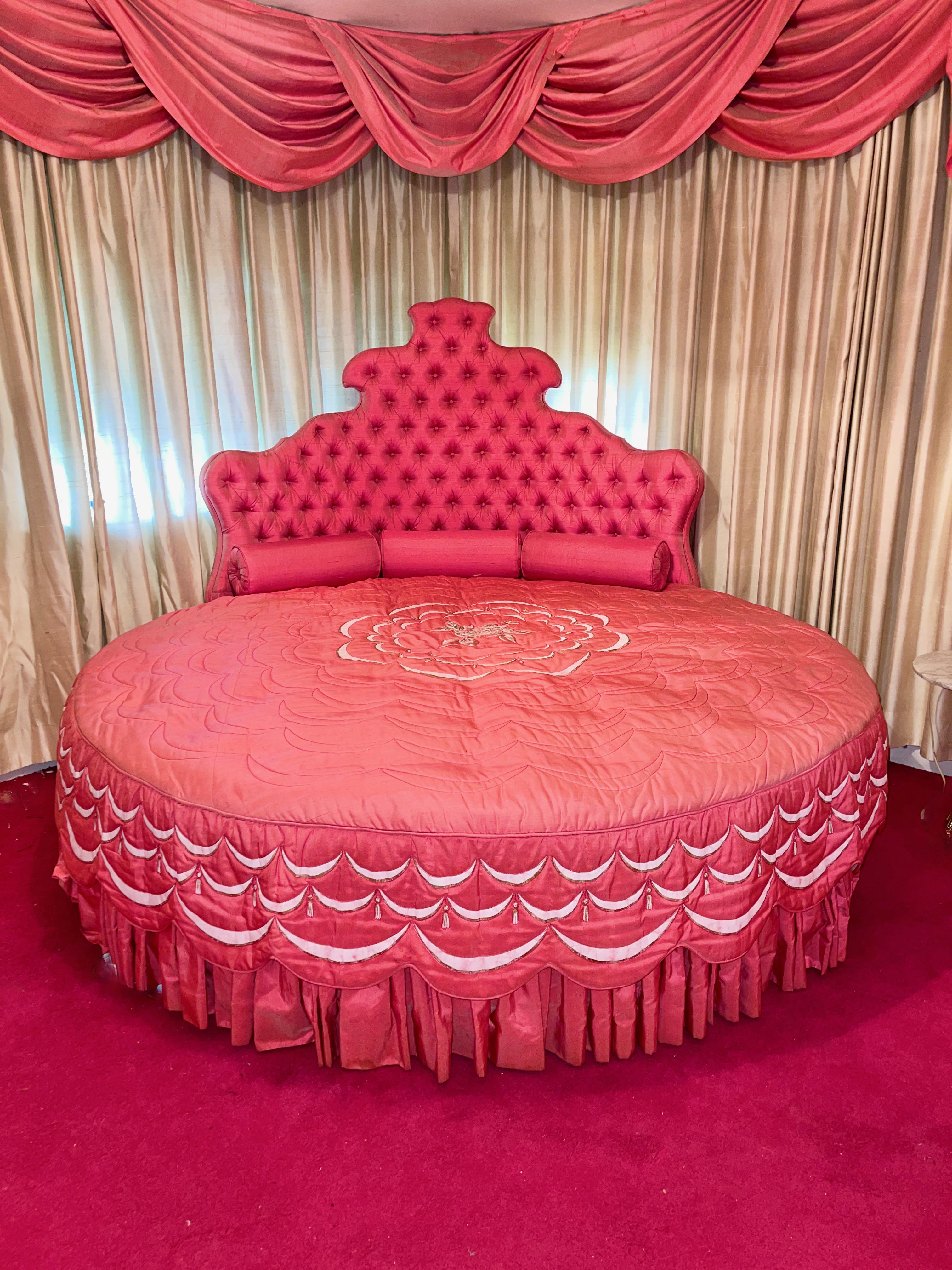vintage circle bed