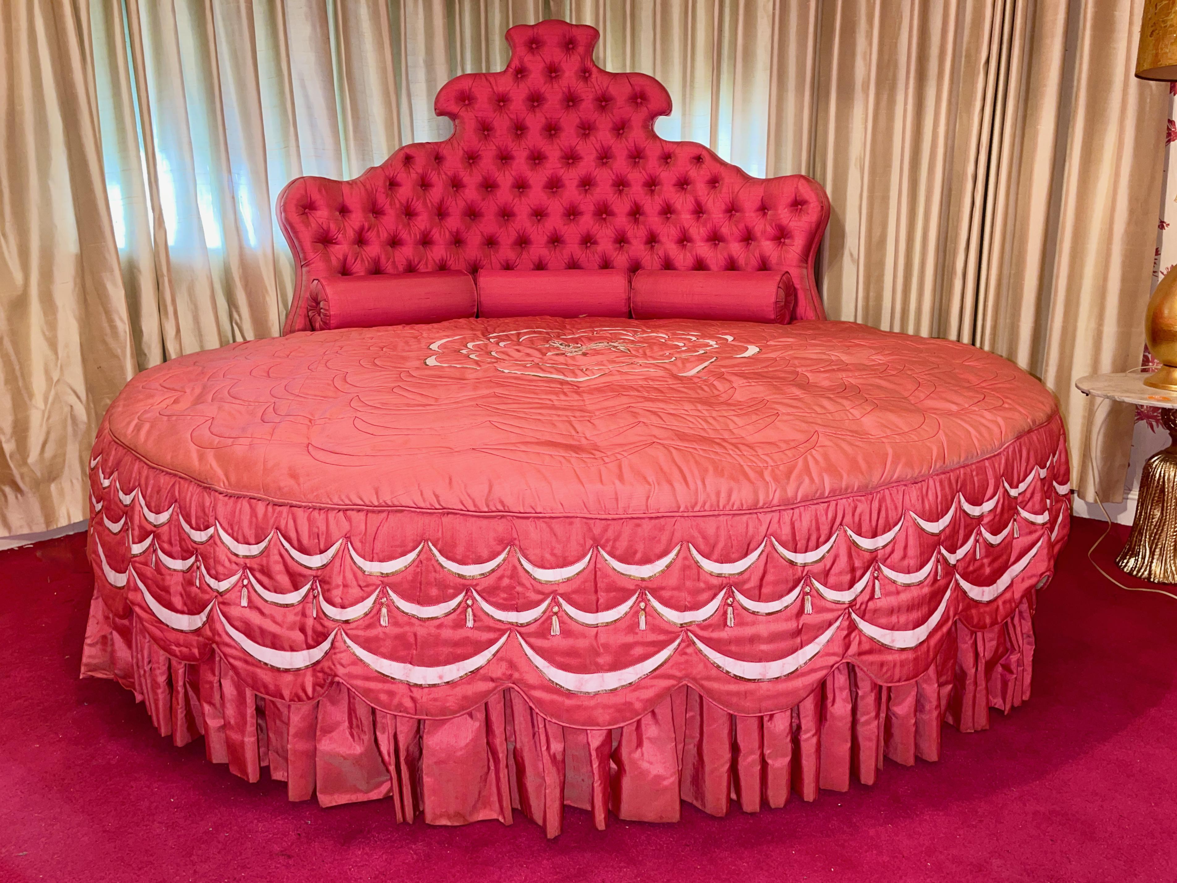 Upholstery Vintage Hollywood Regency Round Bed