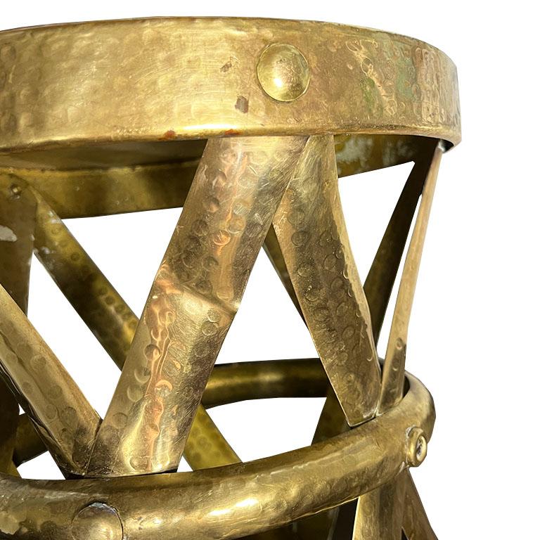 Vintage Hollywood Regency Round Hammered Brass X Base Stool In Good Condition For Sale In Oklahoma City, OK