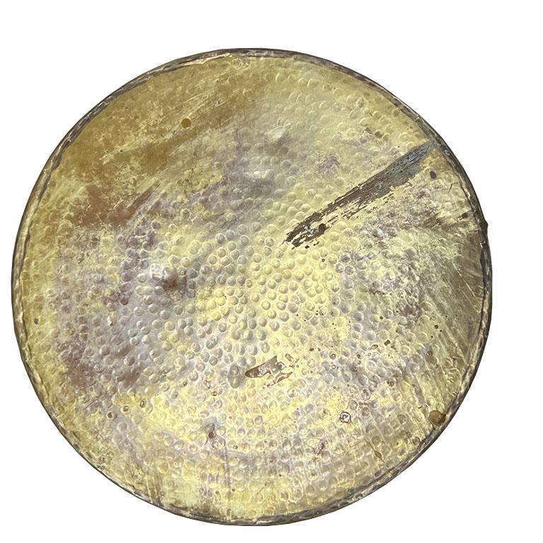 20th Century Vintage Hollywood Regency Round Hammered Brass X Base Stool For Sale