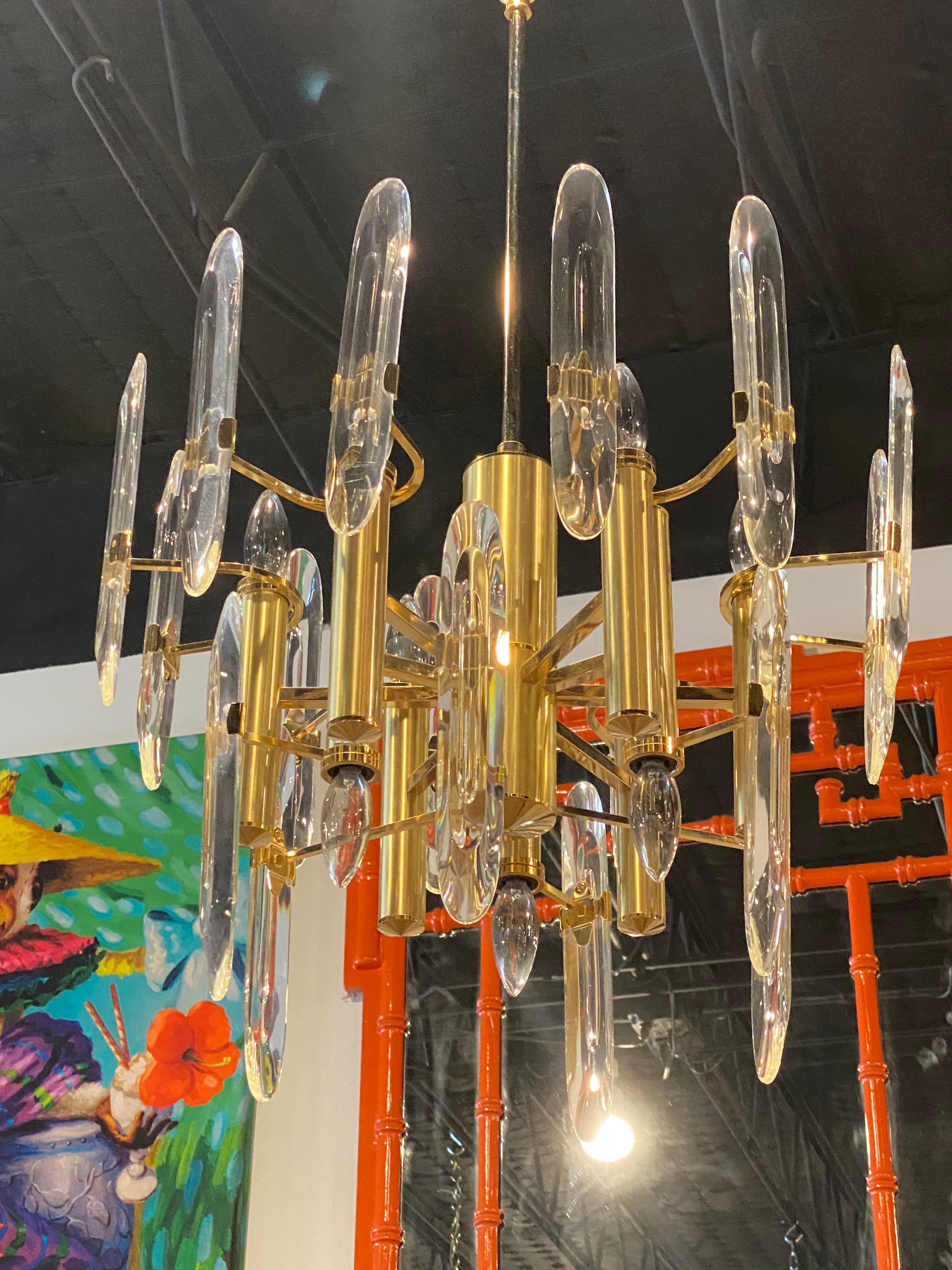 Vintage Hollywood Regency Sciolari Brass and Glass Chandelier Pair Available For Sale 7