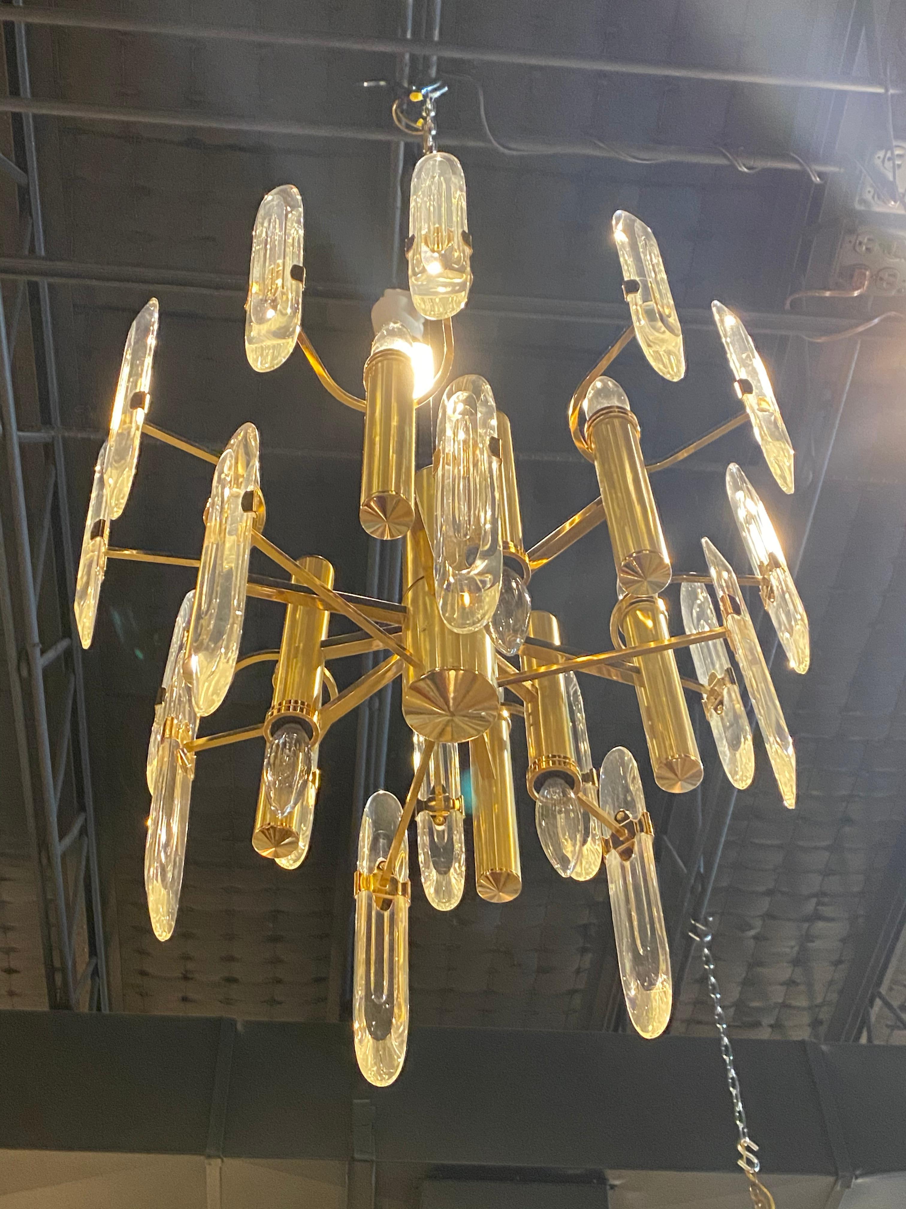 Late 20th Century Vintage Hollywood Regency Sciolari Brass and Glass Chandelier Pair Available For Sale