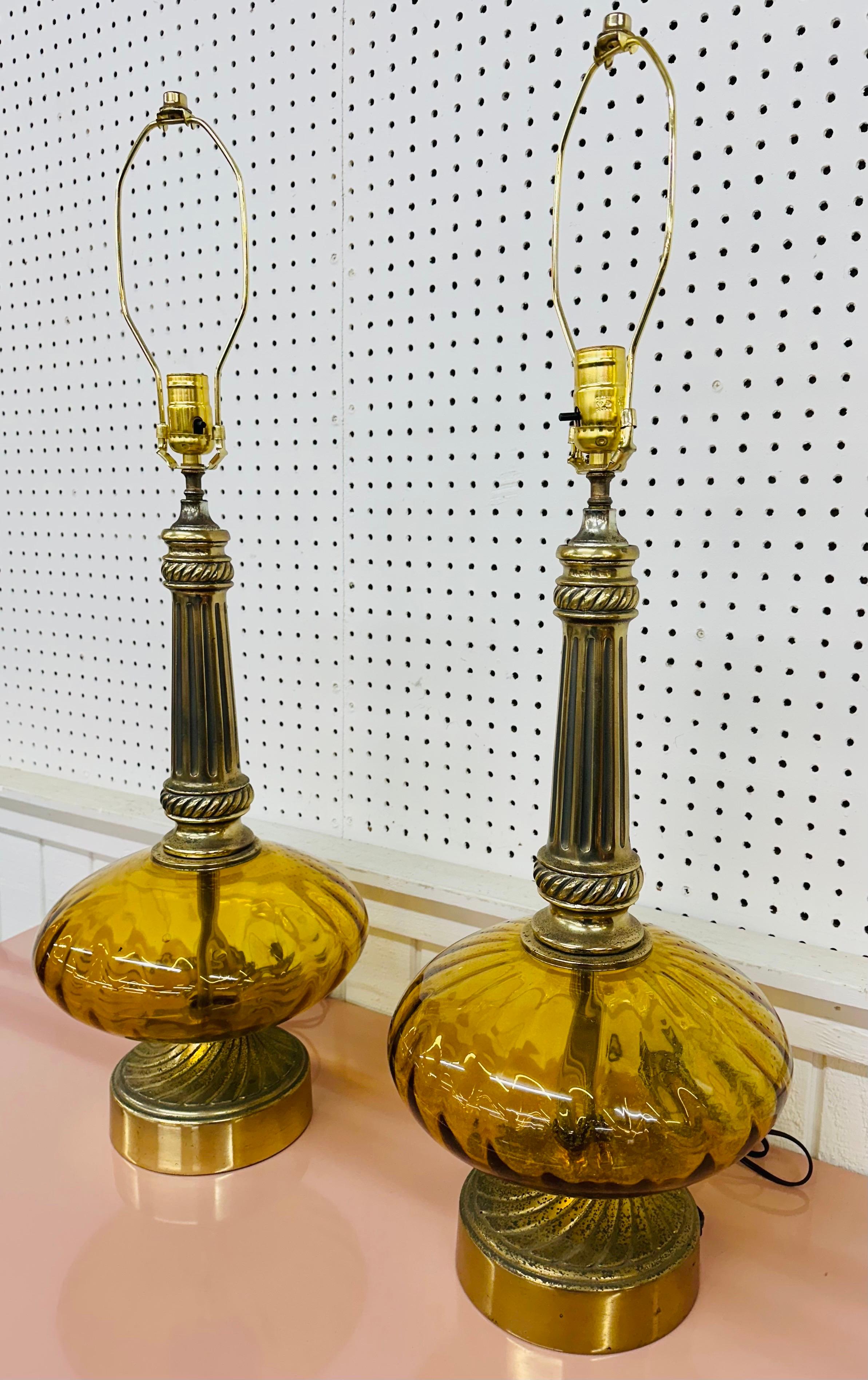Lámparas de sobremesa vintage de cristal ámbar estilo Hollywood Regency - Set de 2 Regencia de Hollywood en venta