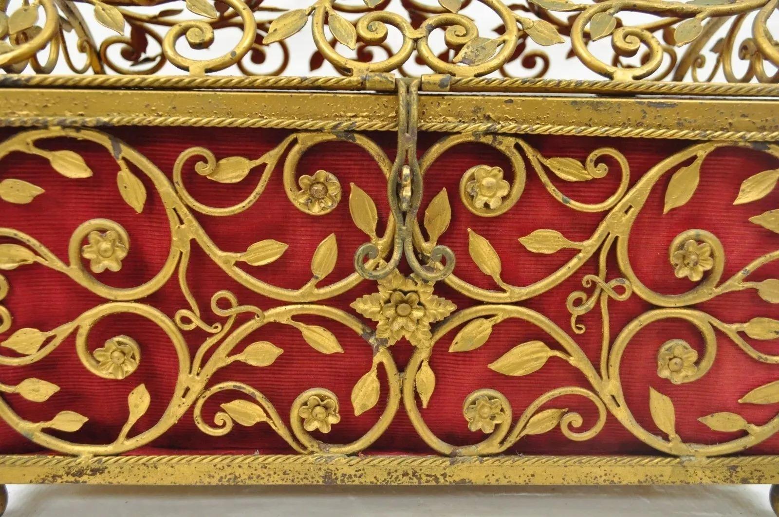 Caja para guardar baratijas de joyería estilo Hollywood Regency vintage de metal dorado y rojo Desconocido en venta