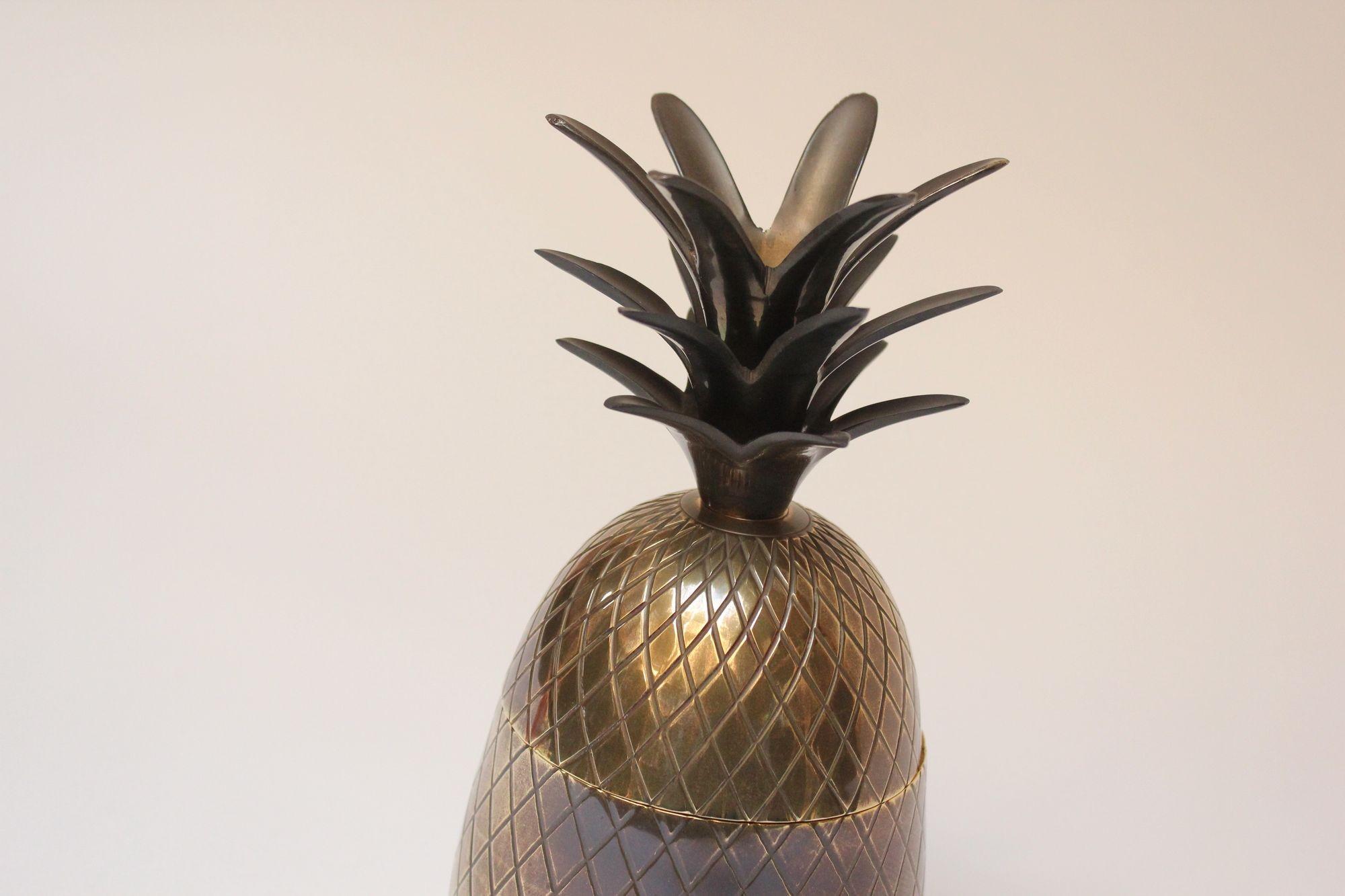 Vintage Hollywood Regency-Style Pineapple-Form Lidded Brass Jar For Sale 12