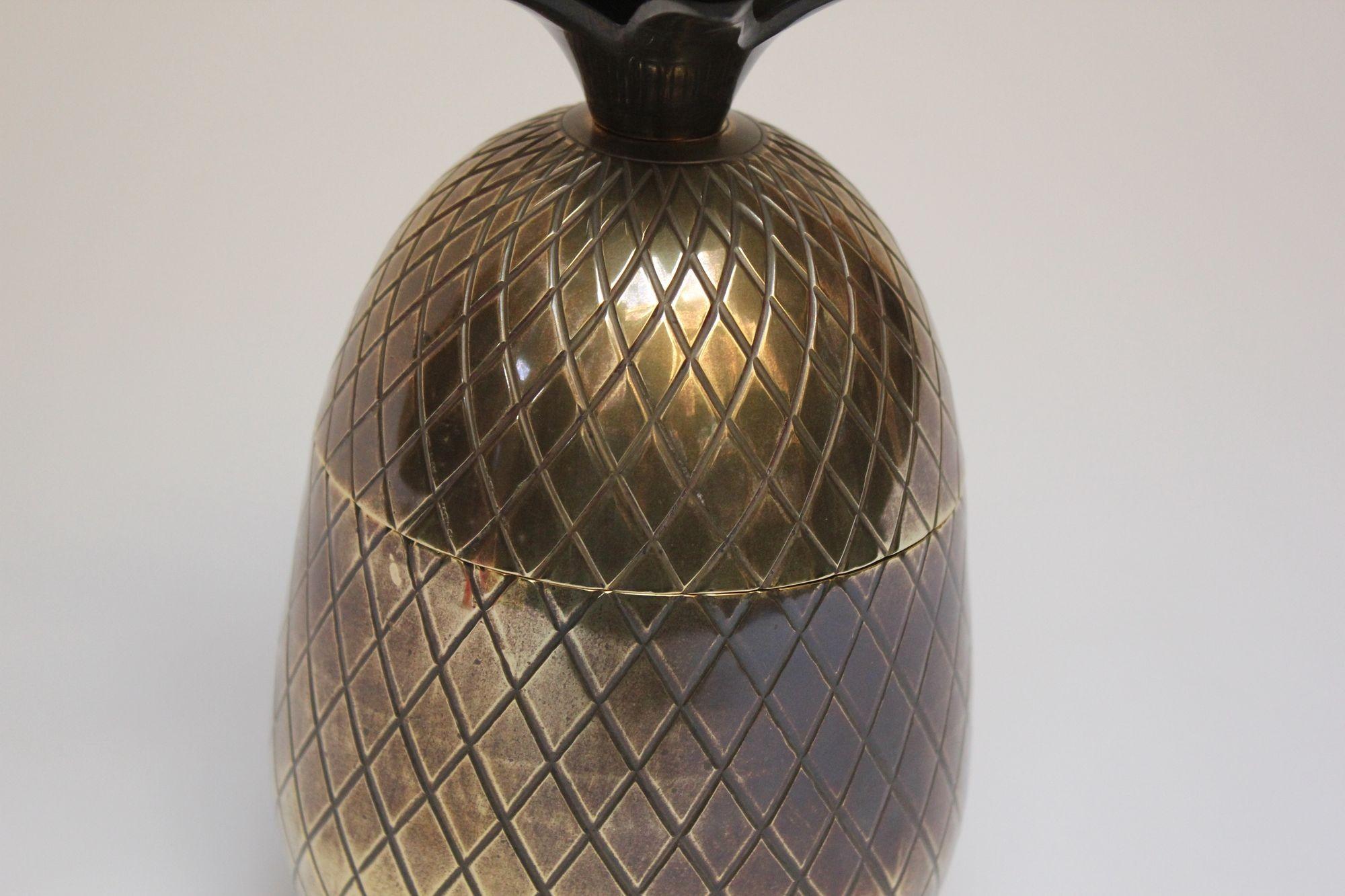 Vintage Hollywood Regency-Style Pineapple-Form Lidded Brass Jar For Sale 3
