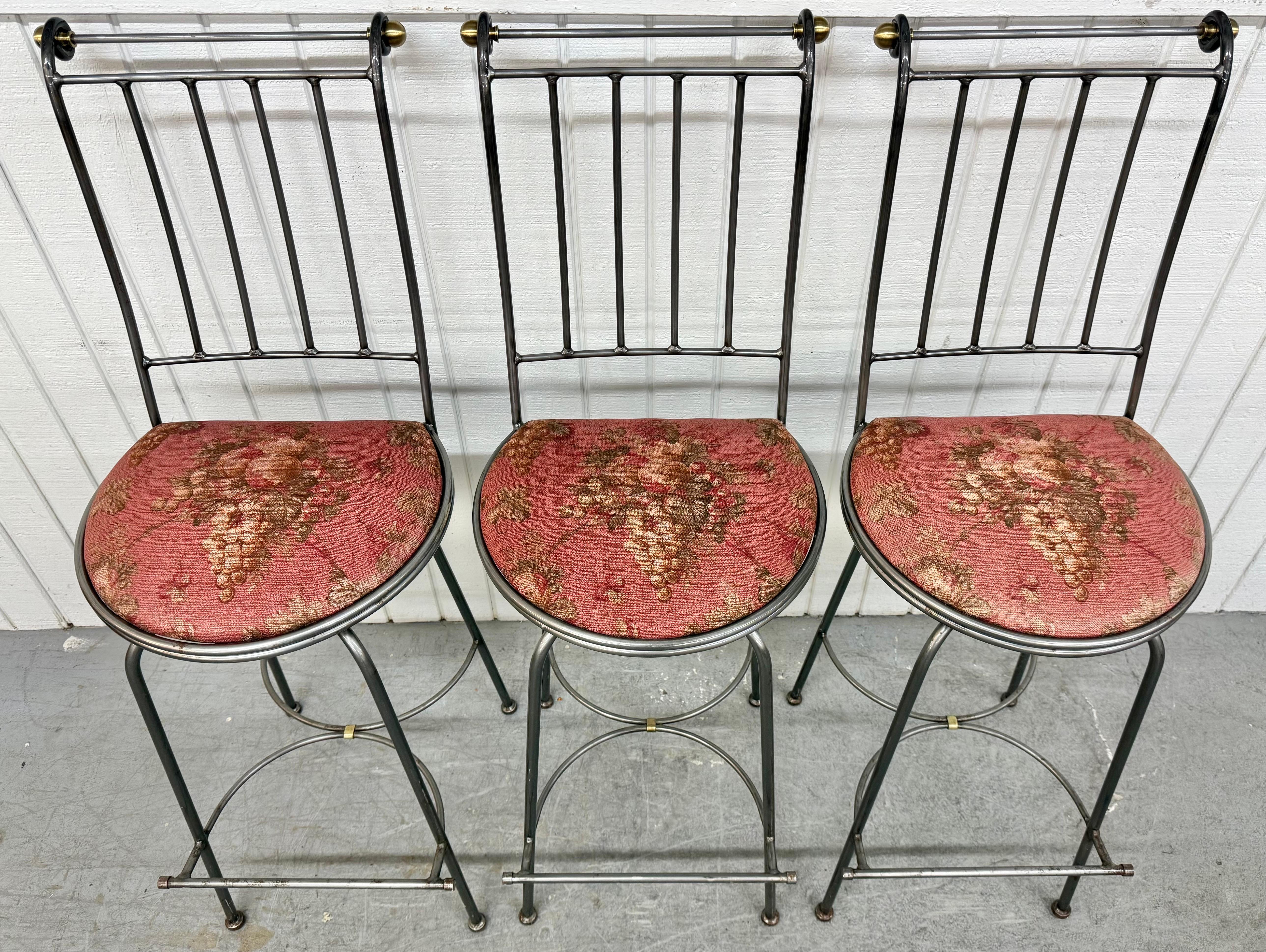 Sgabelli da bar girevoli vintage Hollywood Regency - Set di 3 In condizioni buone in vendita a Clarksboro, NJ