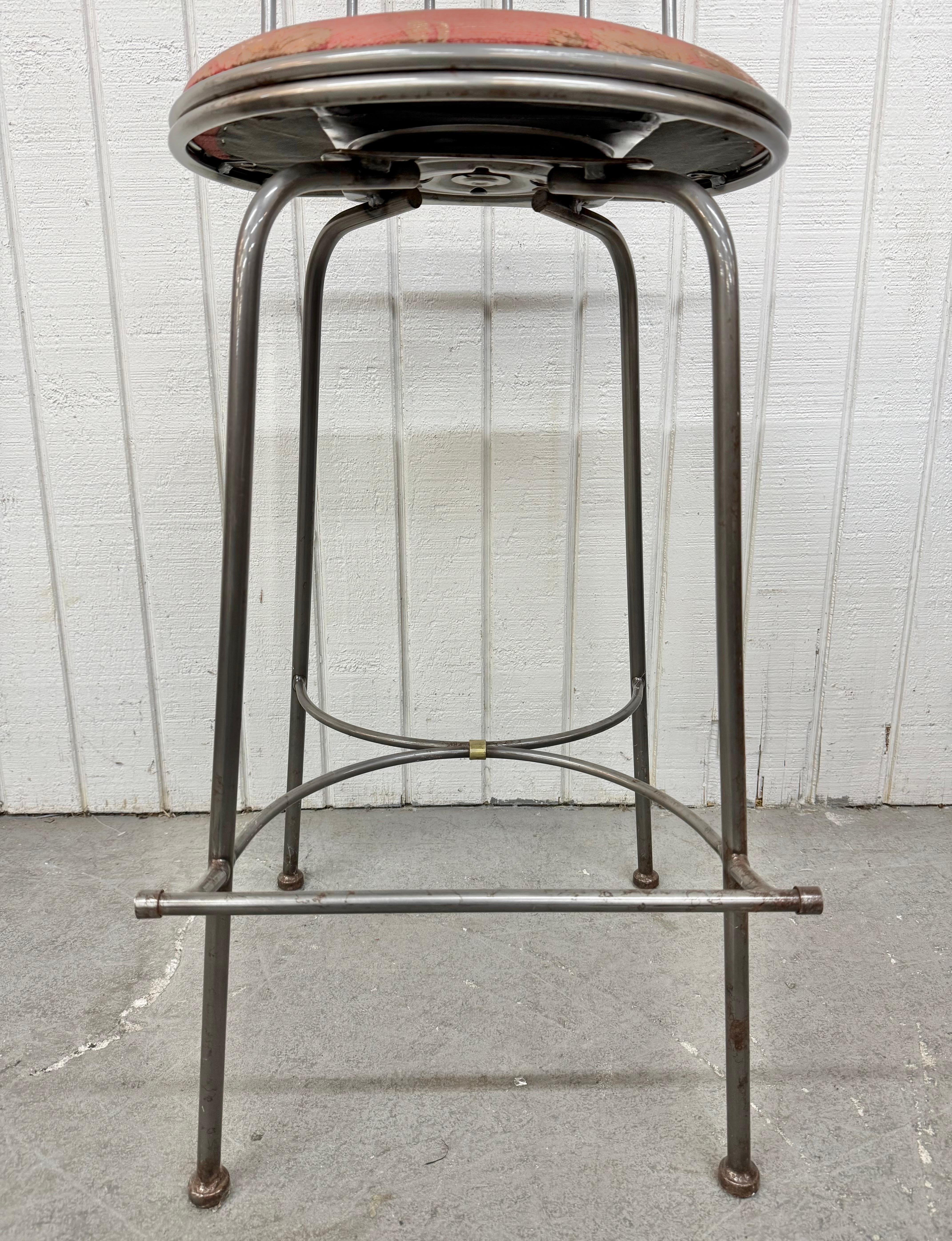 Sgabelli da bar girevoli vintage Hollywood Regency - Set di 3 in vendita 2
