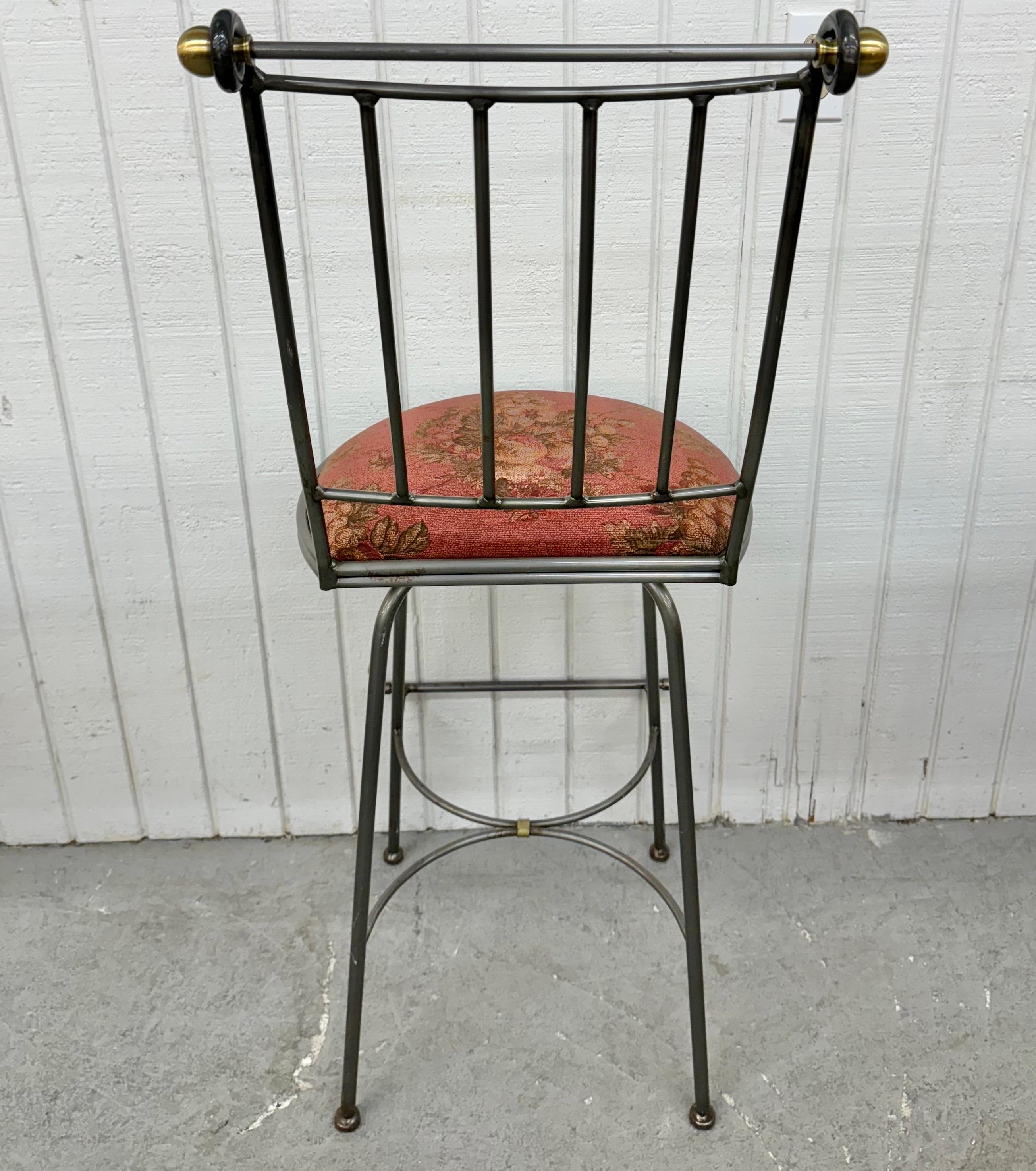 Sgabelli da bar girevoli vintage Hollywood Regency - Set di 3 in vendita 3