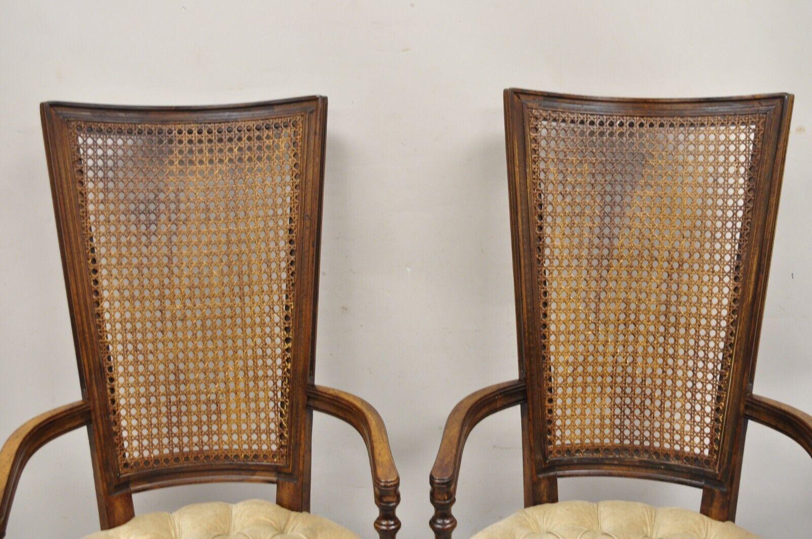Vintage Hollywood Regency Tall Cane Back Fireside Lounge Armchairs - ein Paar (Geflecht) im Angebot