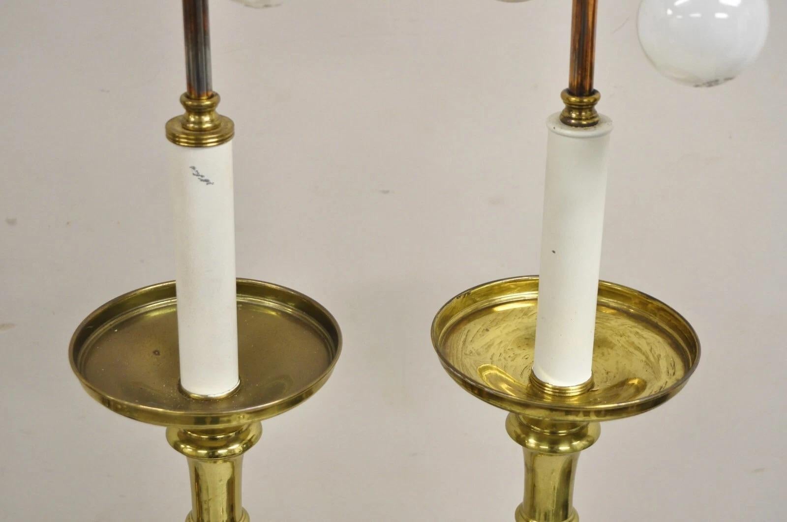 Lámparas de sobremesa vintage Hollywood Regency altas de latón lacado - un par Latón en venta