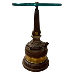 Mesa auxiliar de tortuga Maitland Smith, latón y cristal, Siglo XX