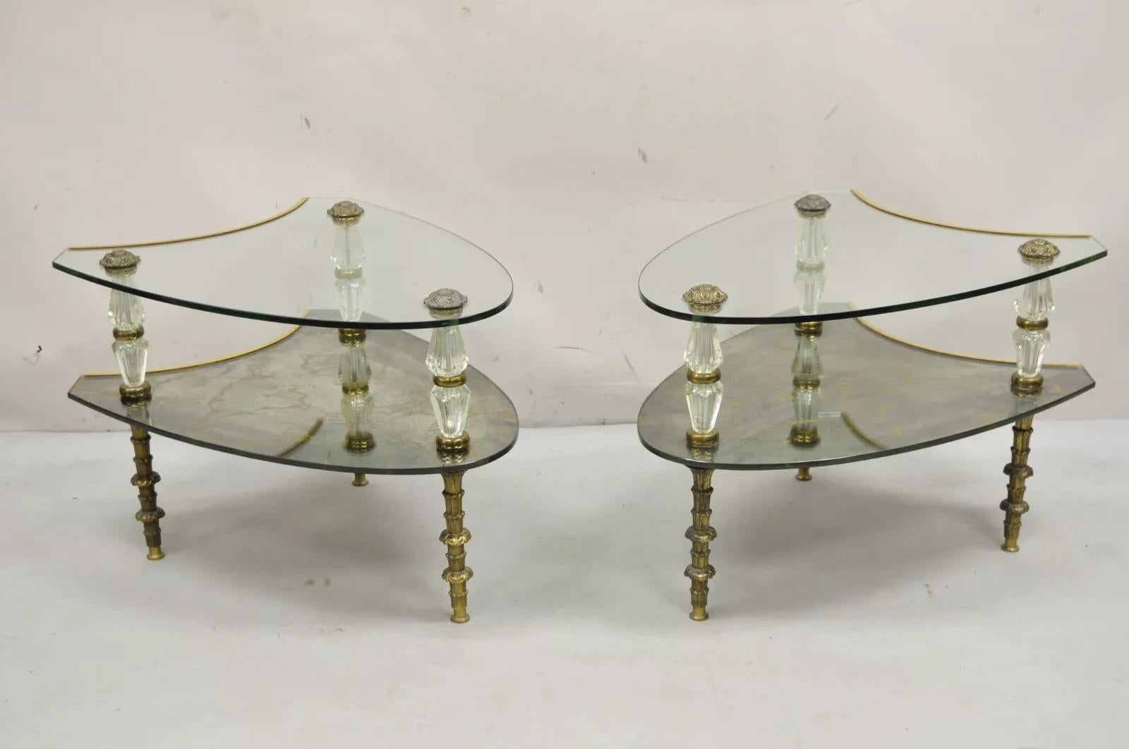 Pareja de Mesas Auxiliares de Cristal Églomisé Italiano Vintage Hollywood Regency de Dos Pisos en venta 5