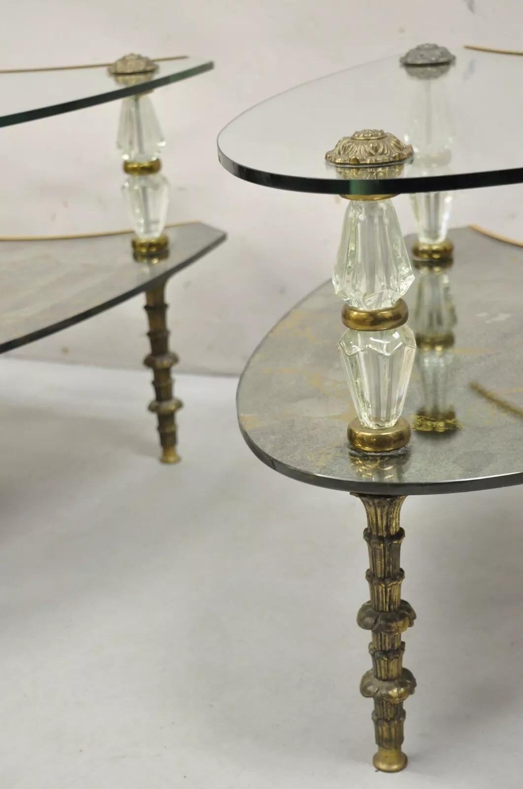 Pareja de Mesas Auxiliares de Cristal Églomisé Italiano Vintage Hollywood Regency de Dos Pisos Desconocido en venta