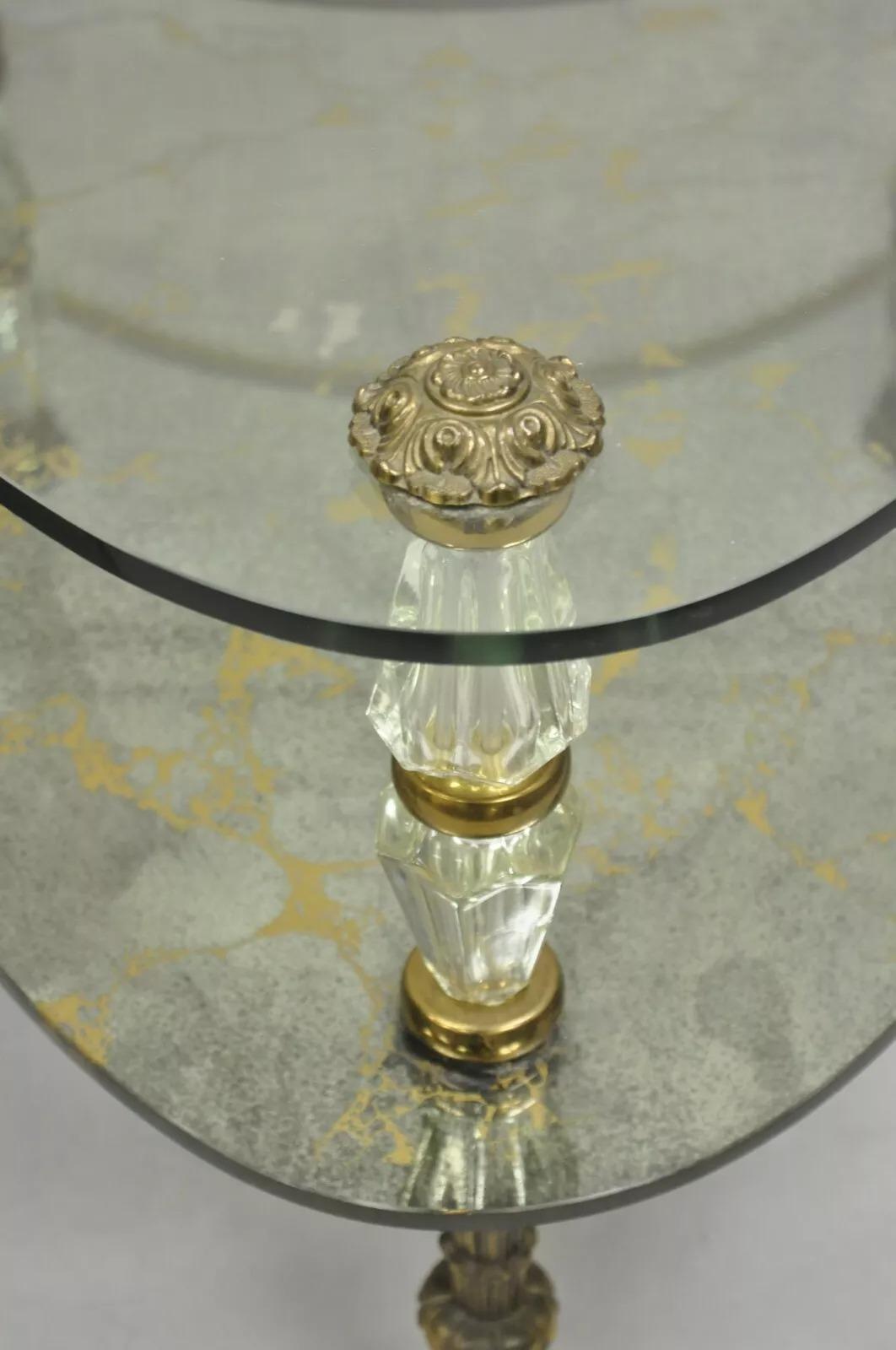 Pareja de Mesas Auxiliares de Cristal Églomisé Italiano Vintage Hollywood Regency de Dos Pisos siglo XX en venta