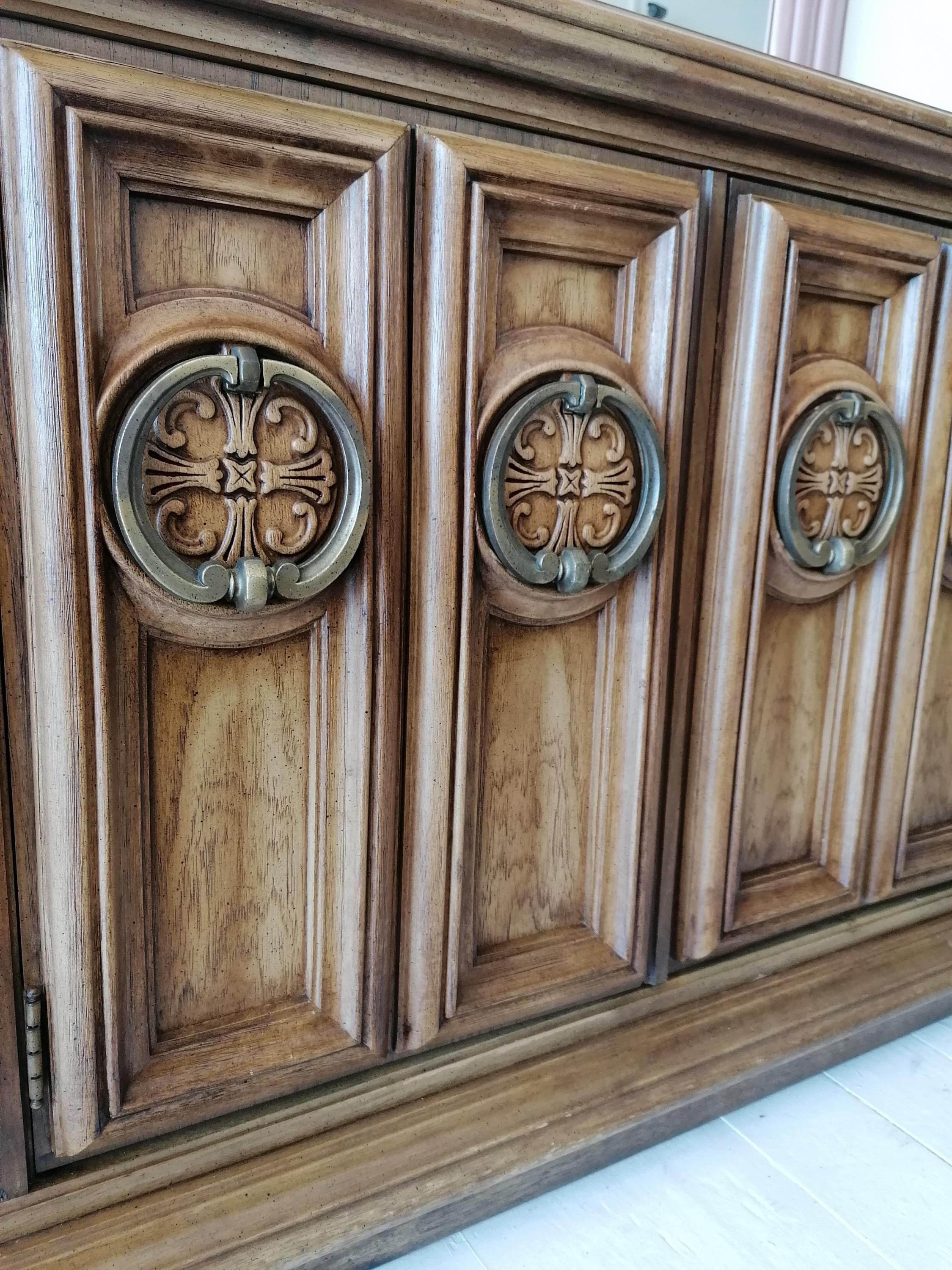 American Vintage Hollywood Regency Walnut Sideboard with Large Ring Pulls, USA, 1960s