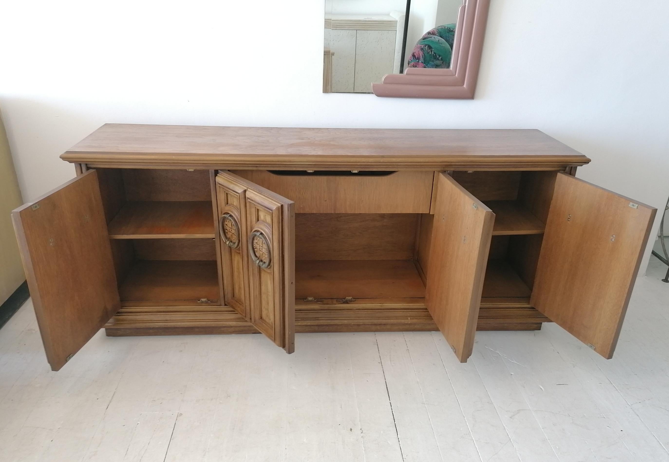 20th Century Vintage Hollywood Regency Walnut Sideboard with Large Ring Pulls, USA, 1960s