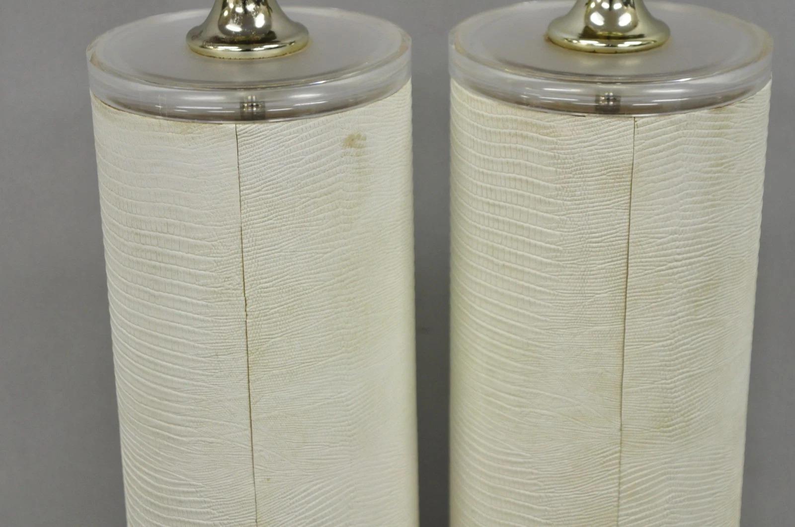 Vintage Hollywood Regency White Faux Alligator Embossed Cylinder Table Lamp Pair For Sale 5