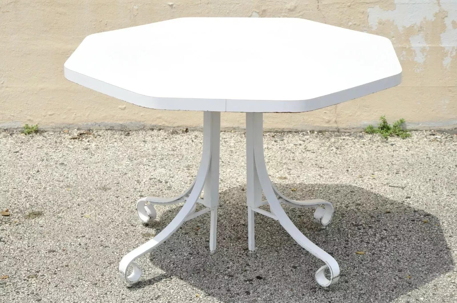 Style Adam Ensemble de salle à manger pivotante vintage Hollywood Regency en fer blanc - 5 pièces en vente
