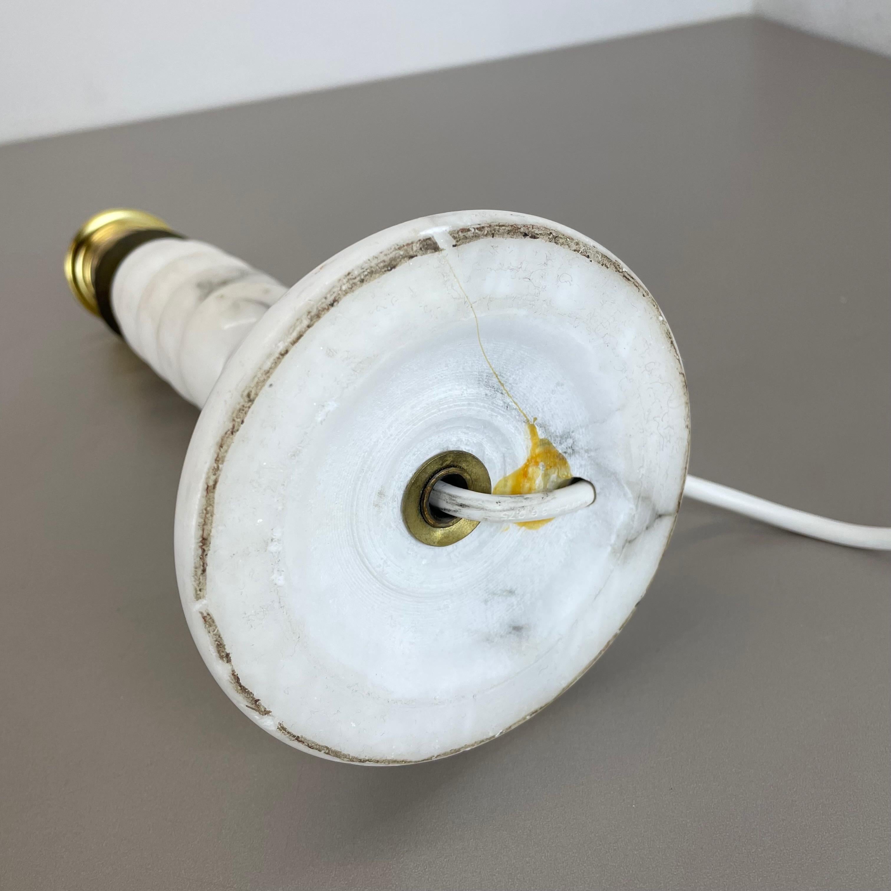 Vintage Hollywood Regency white Onyx Marble Light Base Table Light, Italy, 1970s For Sale 10