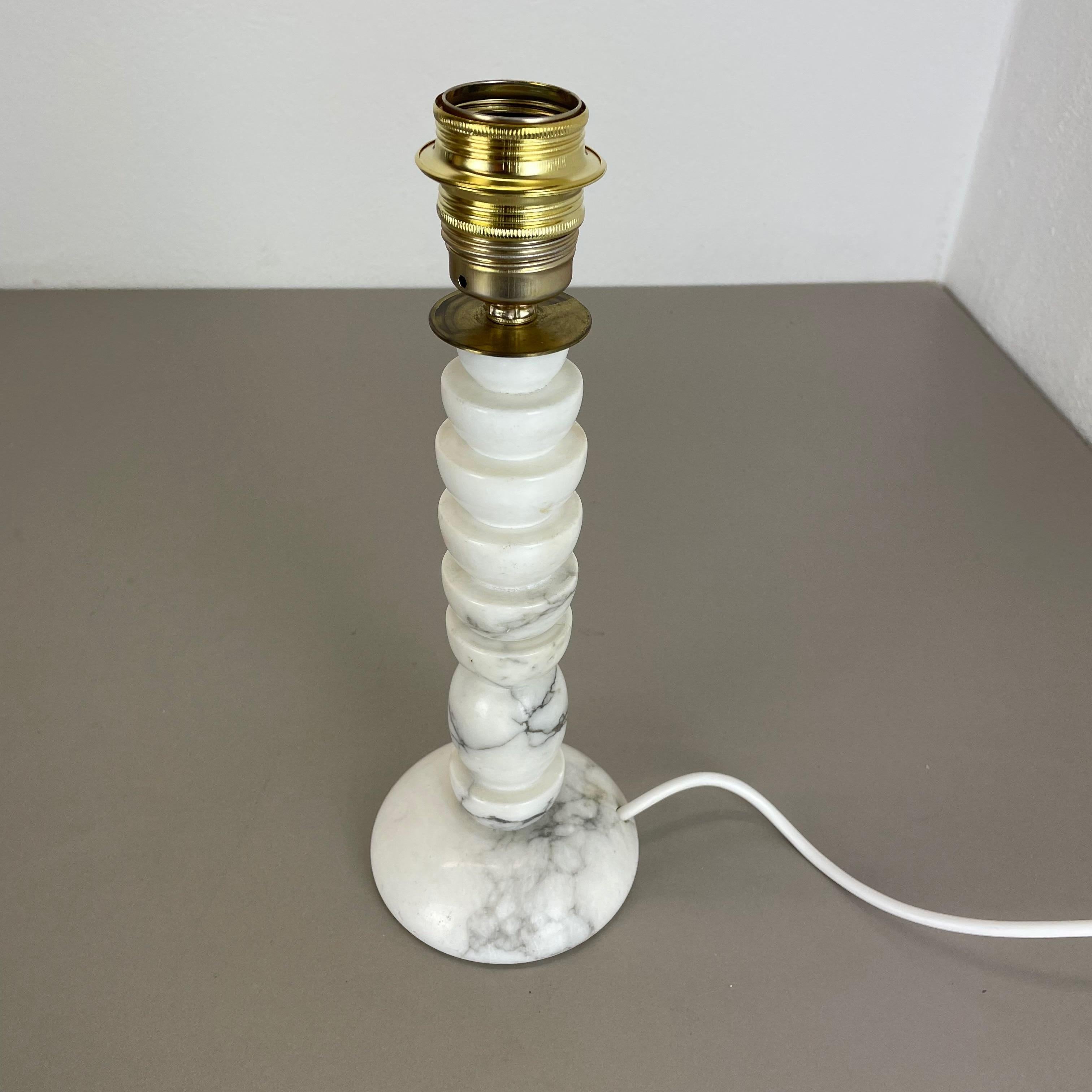 Vintage Hollywood Regency white Onyx Marble Light Base Table Light, Italy, 1970s For Sale 1