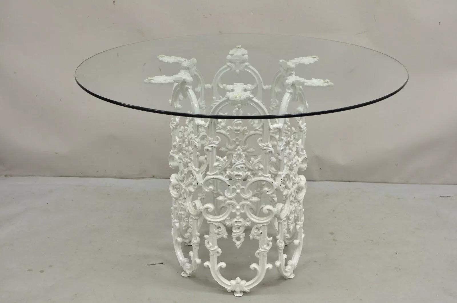 Vintage Hollywood Regency White Ornate Wrought Iron Scroll Dining Set - 5 Pc Set In Good Condition In Philadelphia, PA