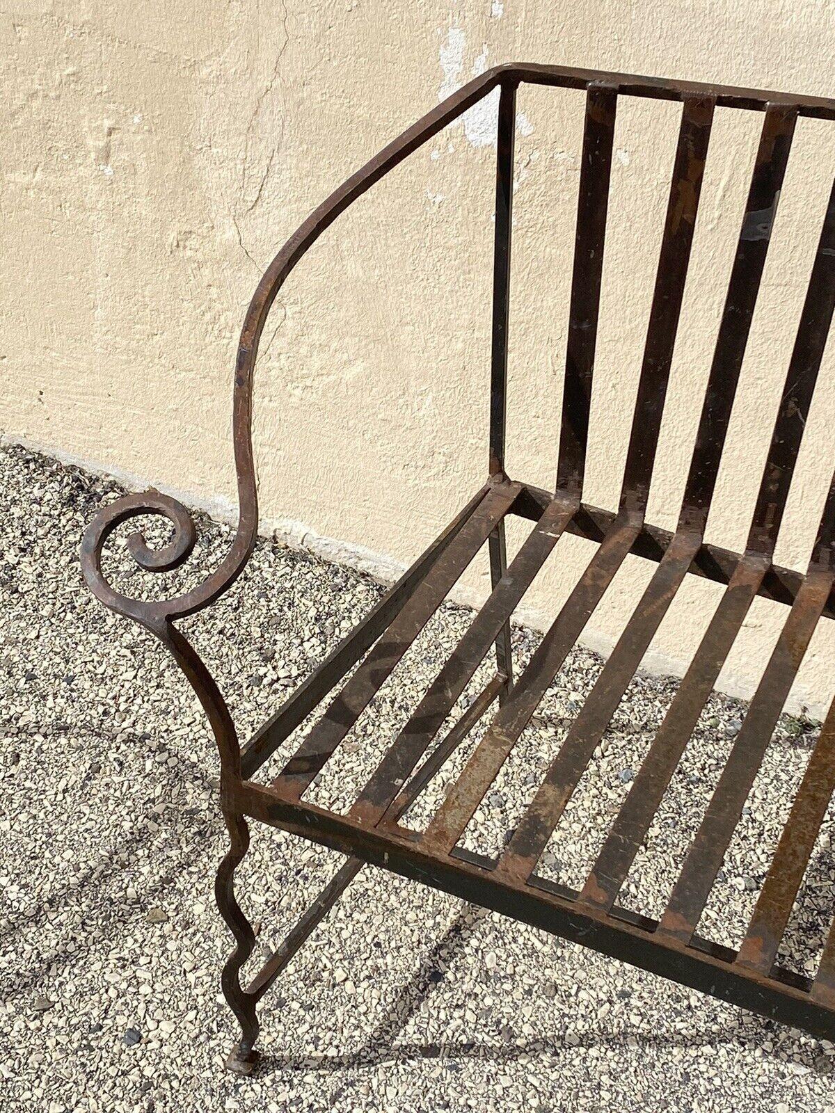 Vintage Hollywood Regency Wrought Iron Scrolling Garden Patio Loveseat Settee In Good Condition For Sale In Philadelphia, PA