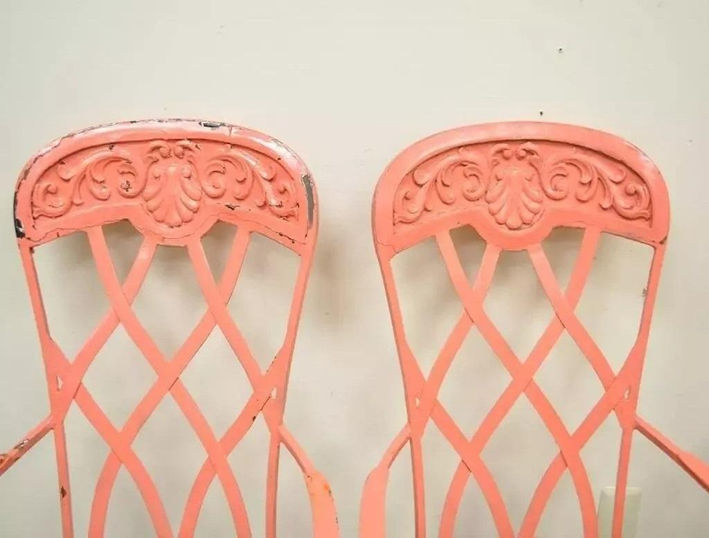Sconosciuto Vintage Hollywood Regency Sedia a braccio da sala da pranzo a conchiglia in ferro battuto - Set di 4 in vendita