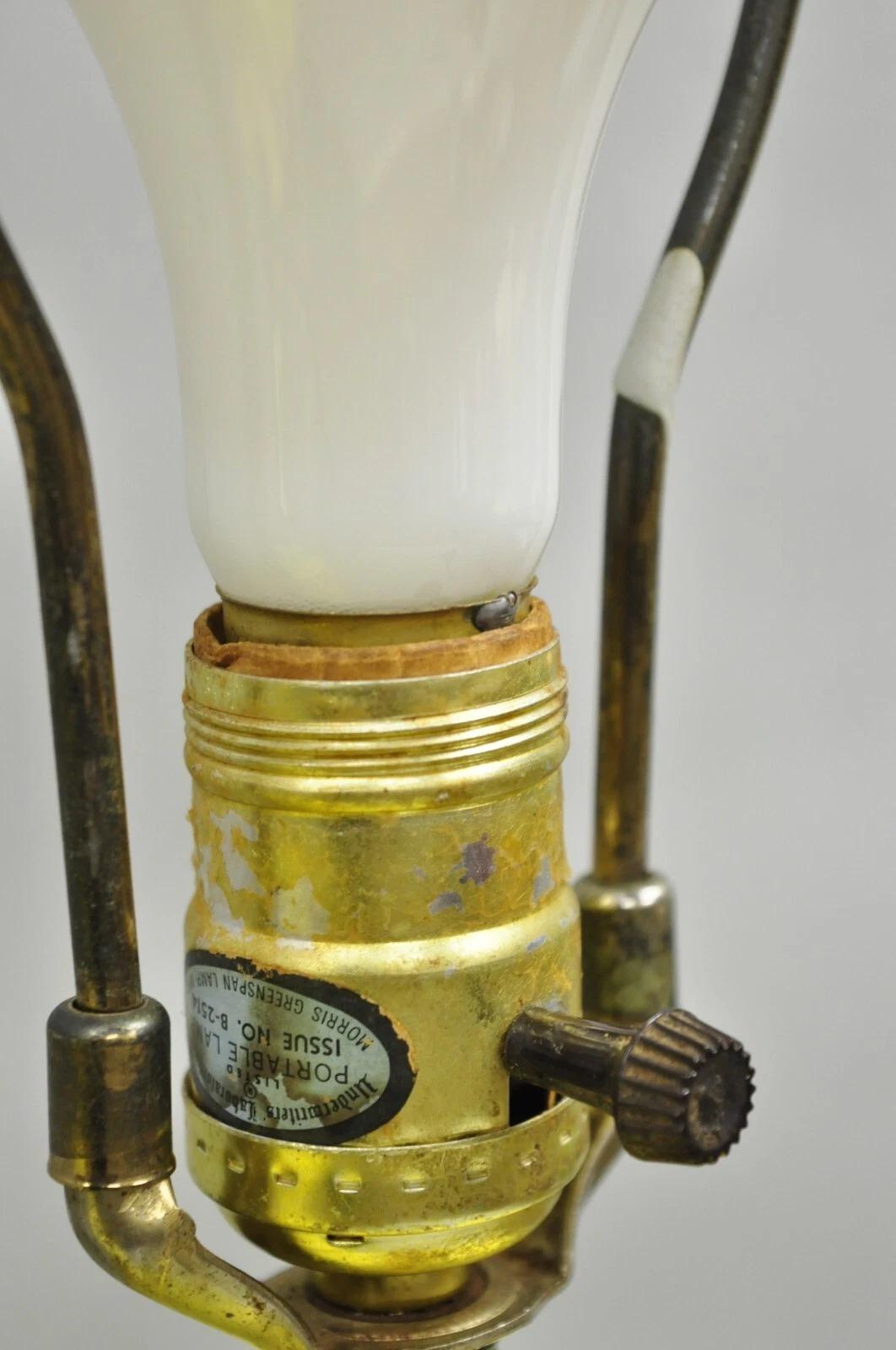 Pareja de lámparas de sobremesa vintage Hollywood Regency de cerámica amarilla de bambú sintético en venta 2