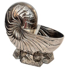 Raffredda-champagne vintage in argento placcato stile Regency di Hollywood a forma di conchiglia di nautilus